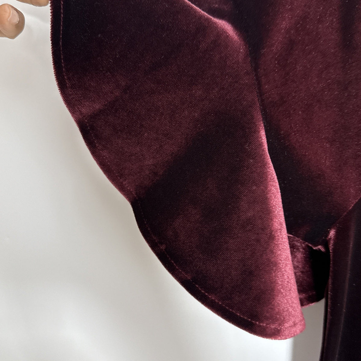Worthington Velvet Shift Dress Small Burgundy Wine Ruffle Flutter Sleeve Holiday