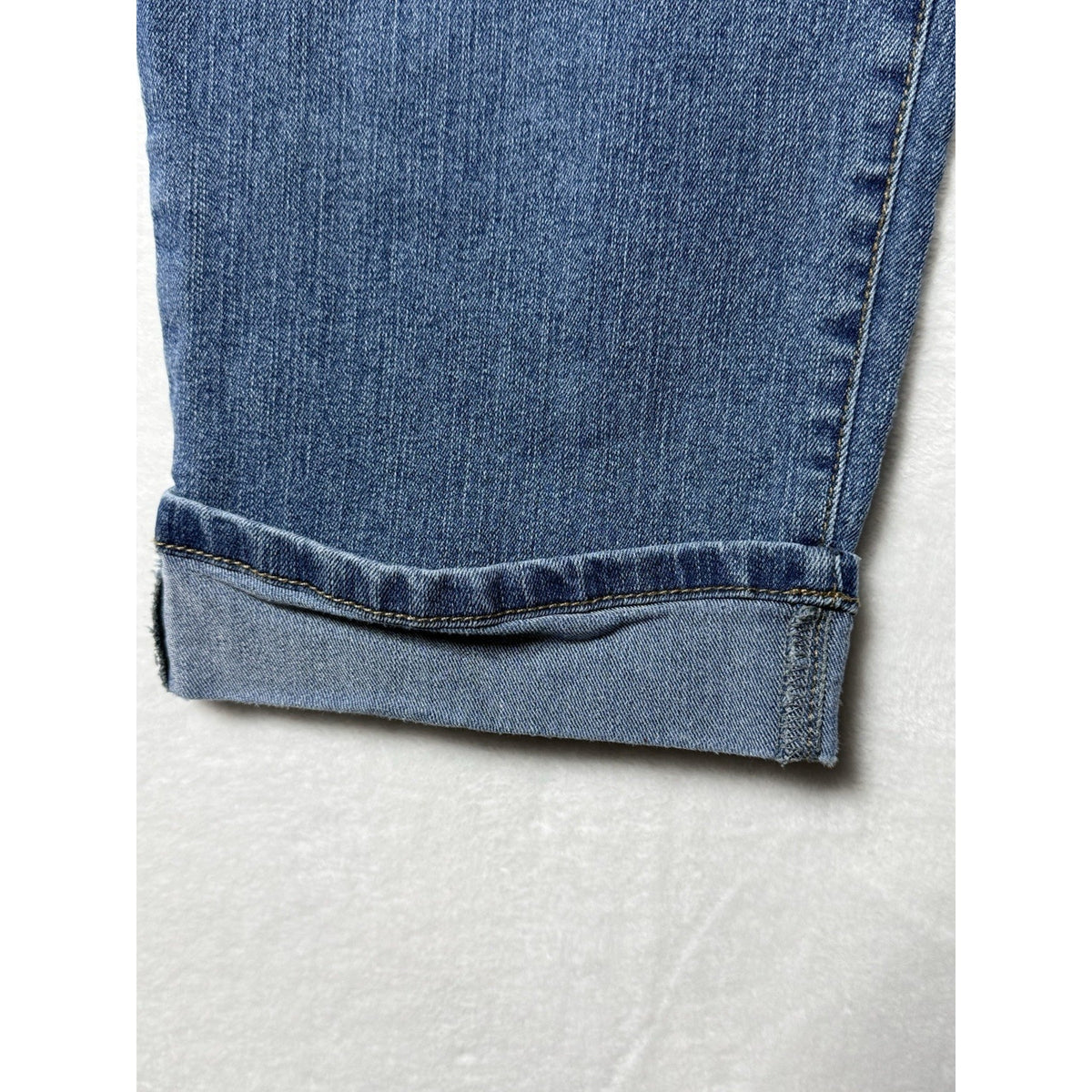 Style & Co. Women’s Curvy Capri Jeans 14 Blue Medium Wash Denim Stretch Pockets