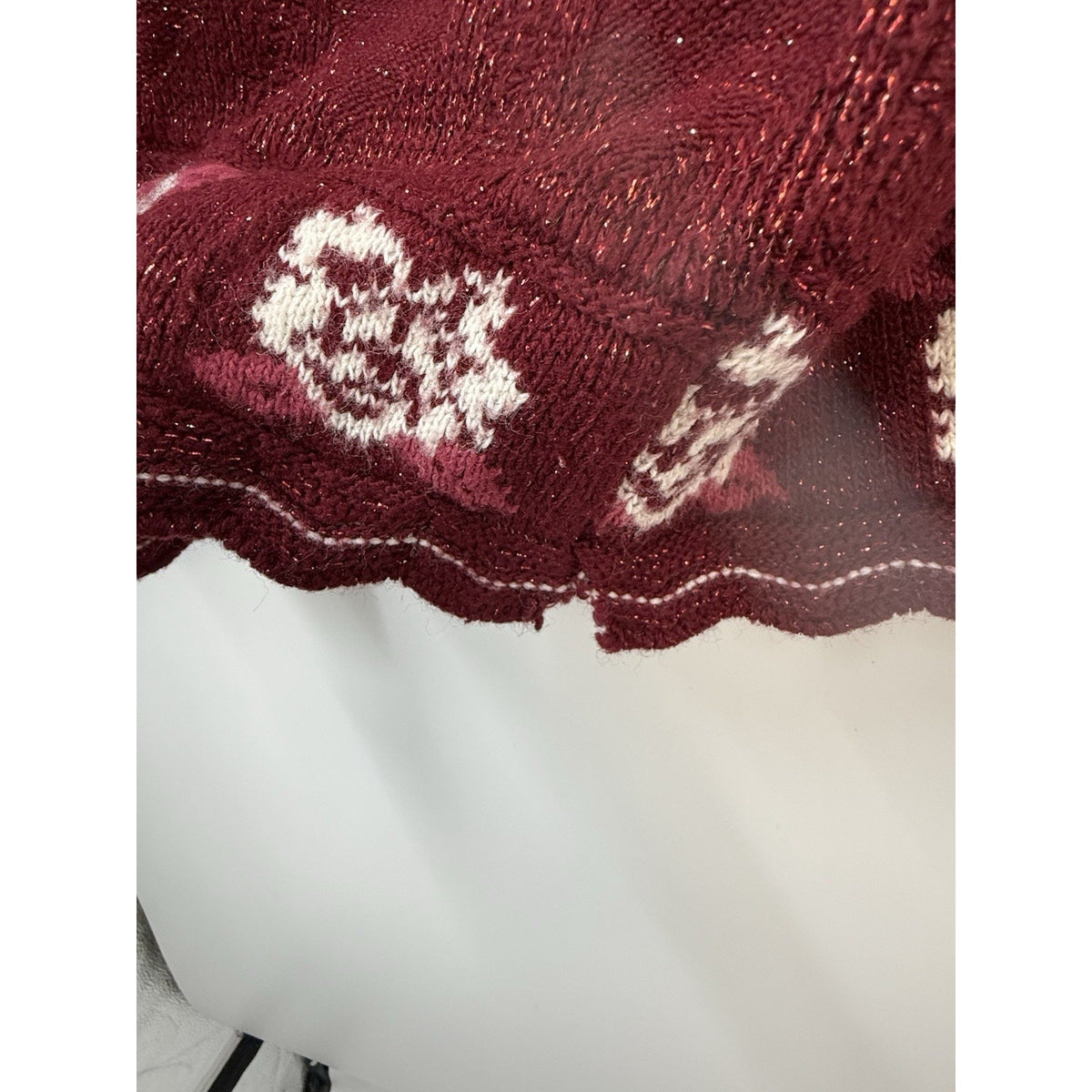 Trimmings Vintage Sweater Sz 22W Red Roses Hearts Lurex Knit Tear at Hem READ
