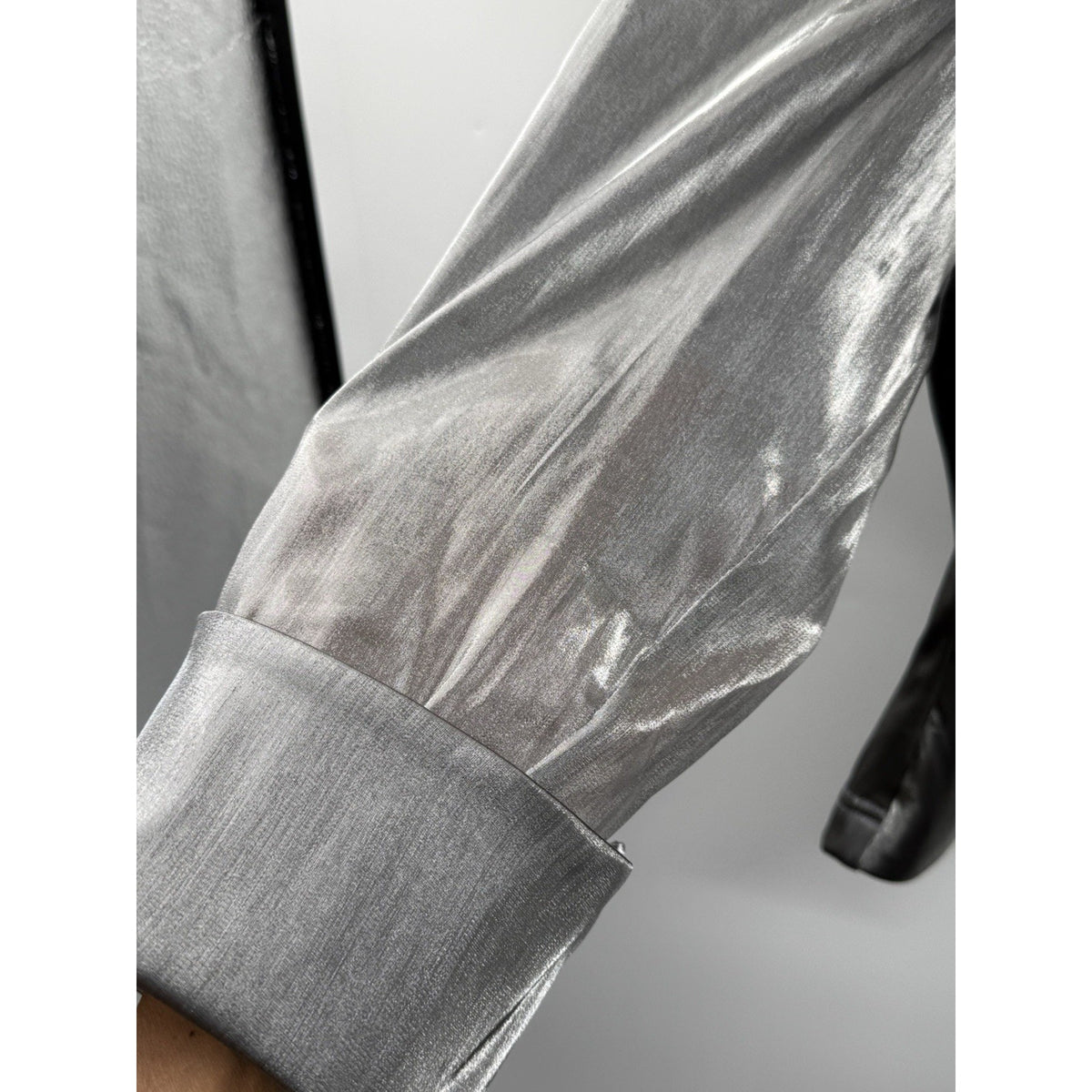 Cachet Silver Metallic Pleated Jacket Blazer Size 8 Dressy Evening Career