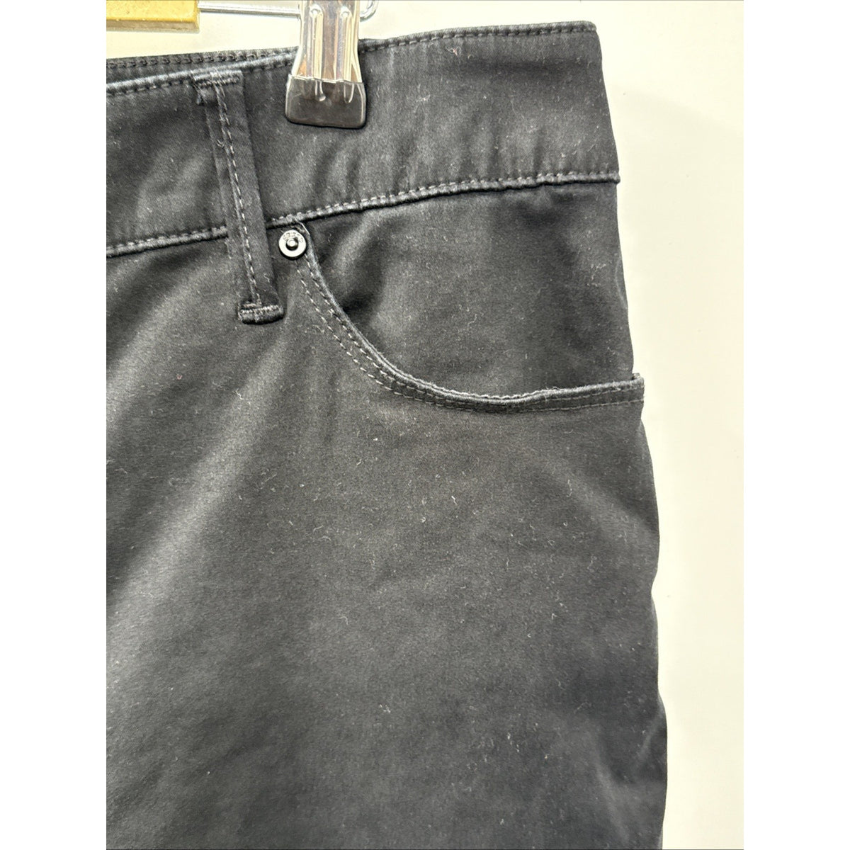 Chico's Black Stretch Jegging Pants Sz 2.5 US 14 Button Zip Closure Pockets