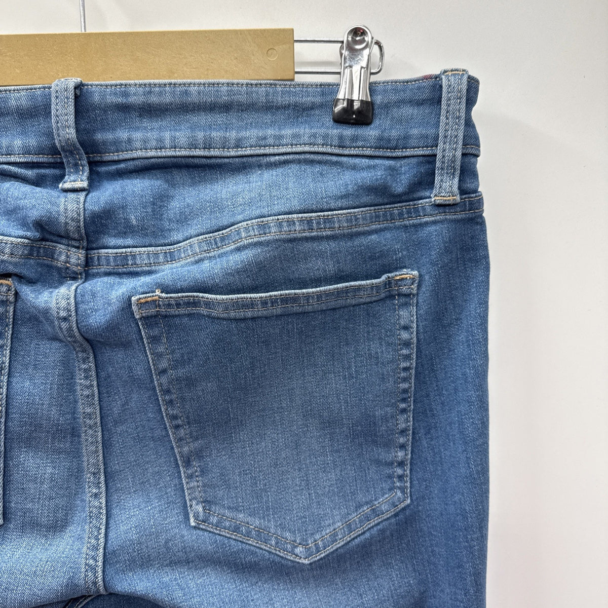 GAP Women Classic Straight Mid Rise Blue Jeans Size 33 | 16R