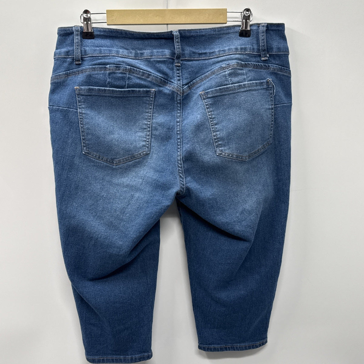 Sofia’s Jeans Womens 18 Blue Pull On Capri Jeans Stretch Mid Rise Denim Crop