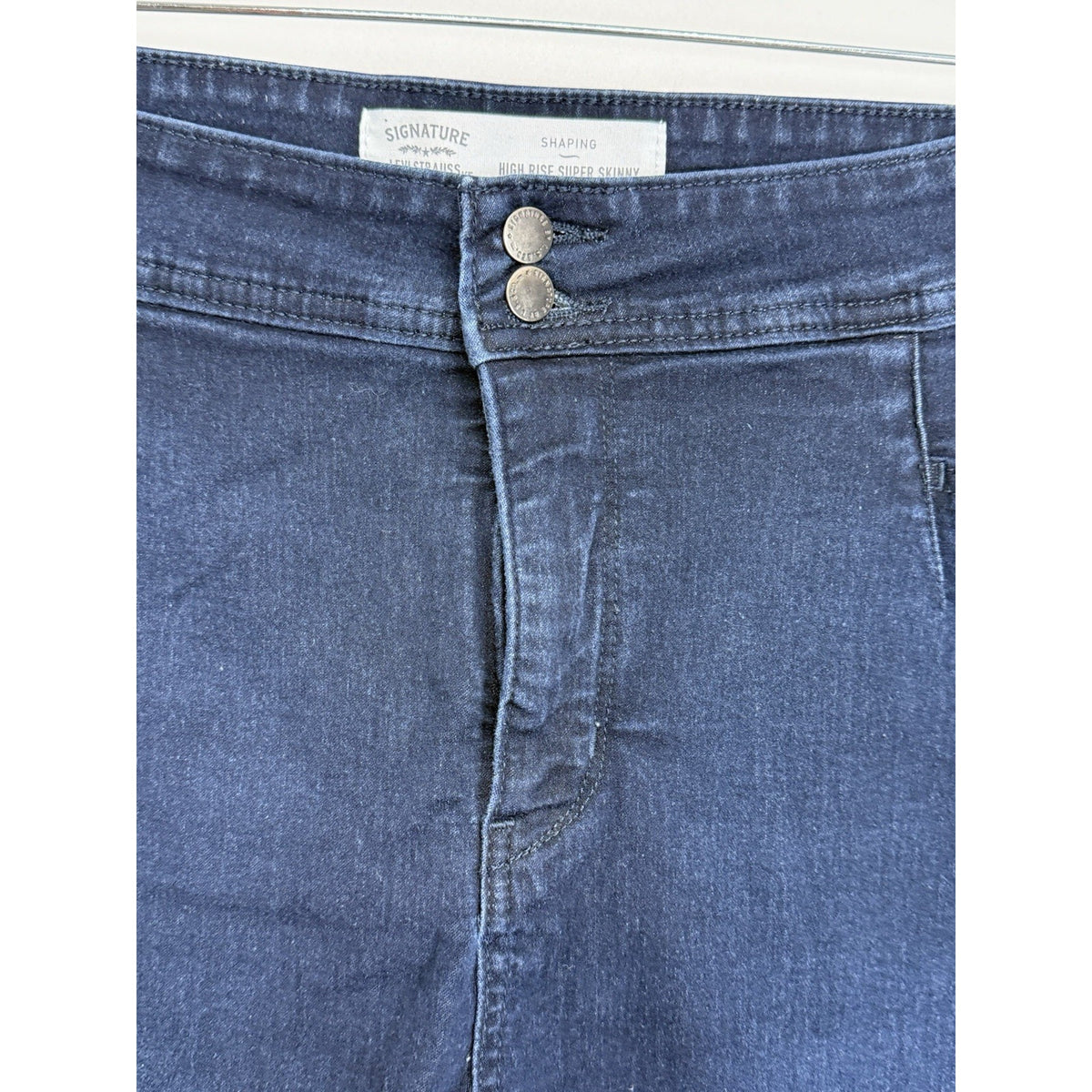 Levi’s Signature Shaping High Rise Super Skinny Jeans Size 20 Dark Wash