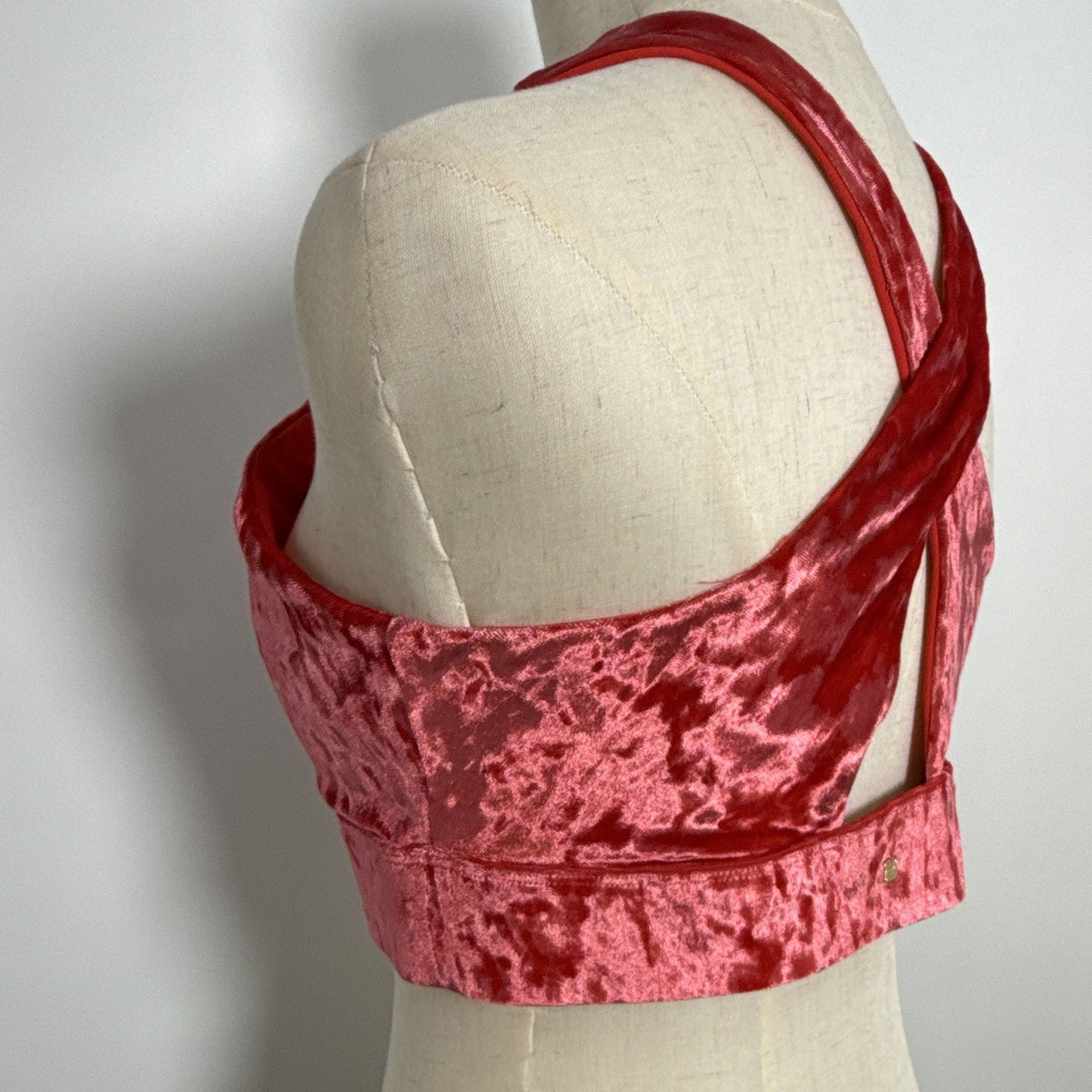 Fabletics Red Velour Crossback Bralette Wireless Pullover Stretch L BA2253700