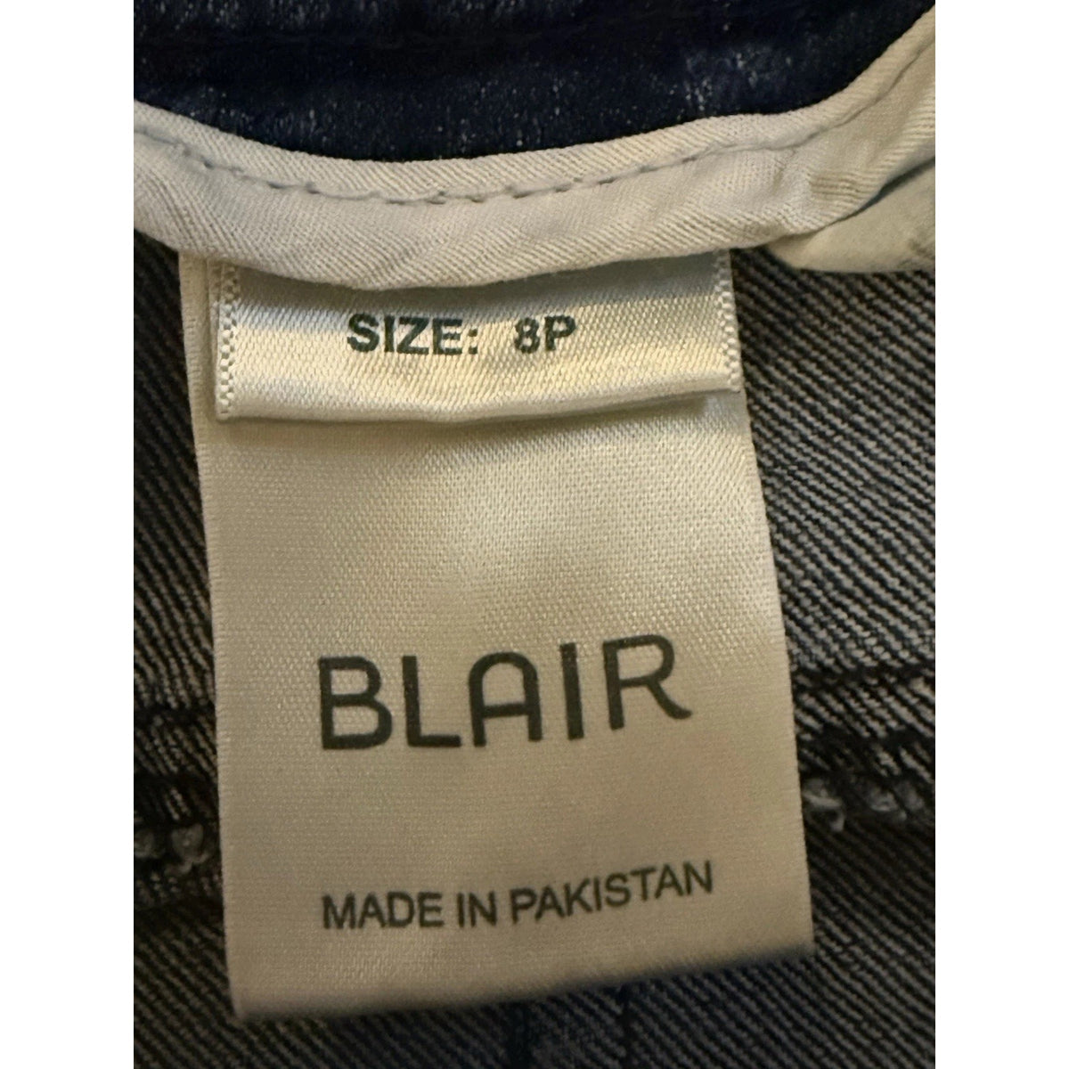 Blair Women’s Pull On Denim Capri Pants Size 8P Blue Stretch Elastic Waist Jeans