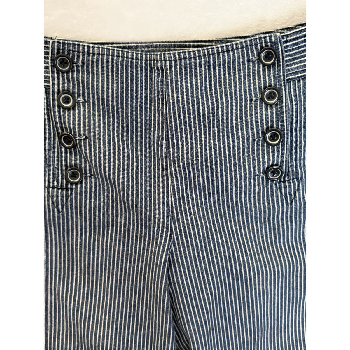 Larry Levine Womens 12 Capri Pants Blue White Stripe Cotton Button Front Cropped
