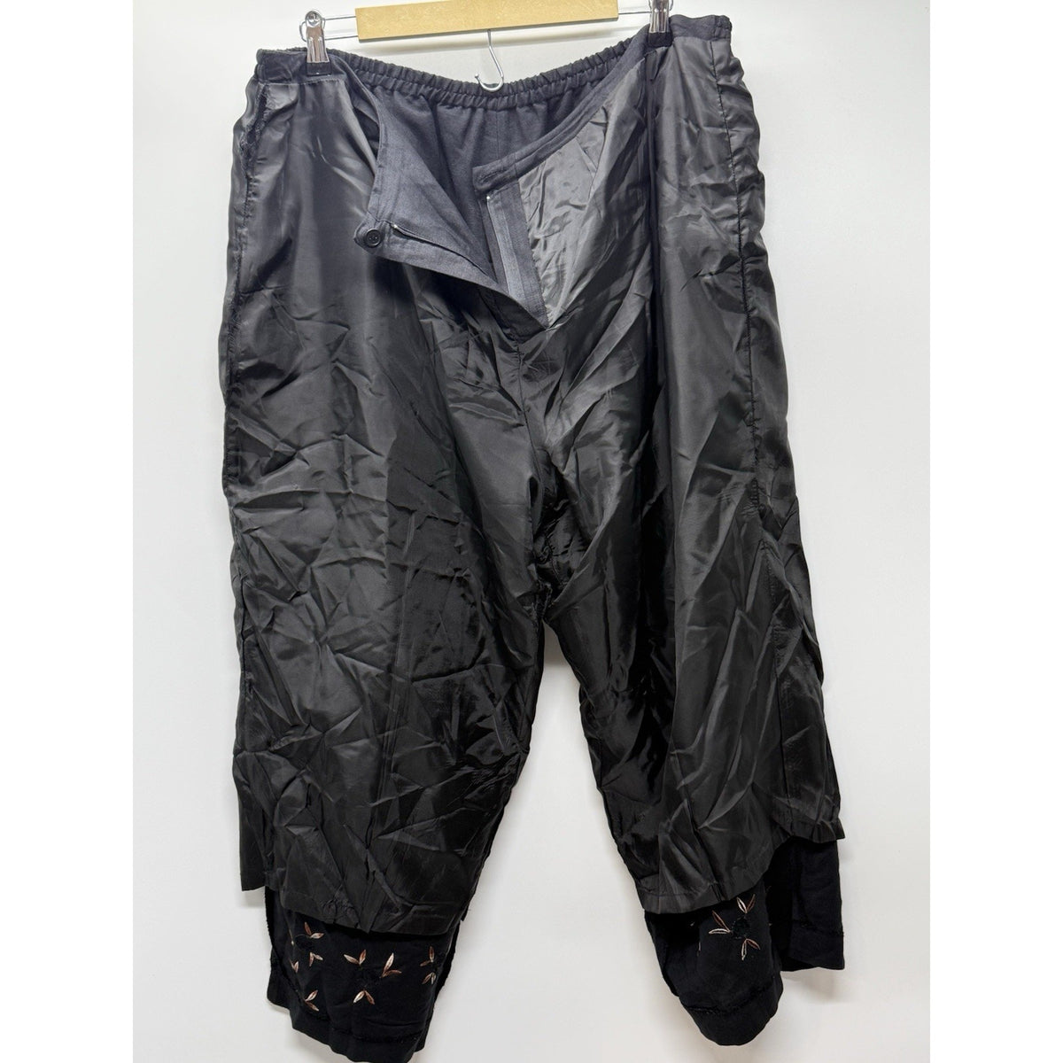 Larry Levine Woman Sz 20W Black Linen Blend Crop Pants Beaded Embroidered Hem
