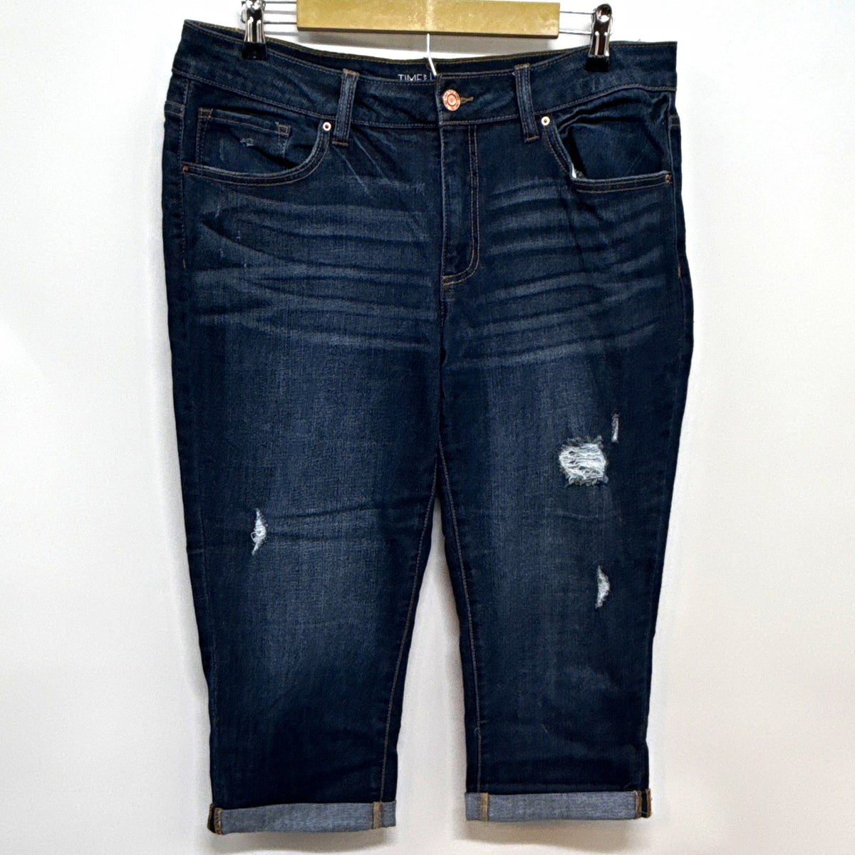 Time and Tru Women’s Size 16 Mid Rise Dark Wash Distressed Cuffed Capri Jeans