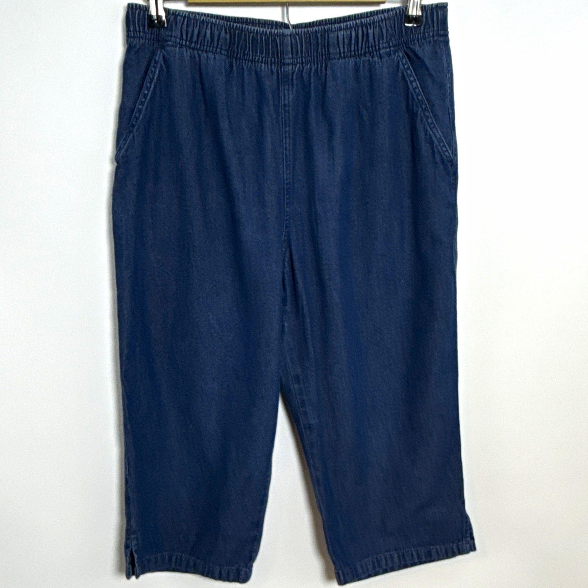 Gloria Vanderbilt Casuals Women’s Blue Denim Pull On Capri Pants M Pockets