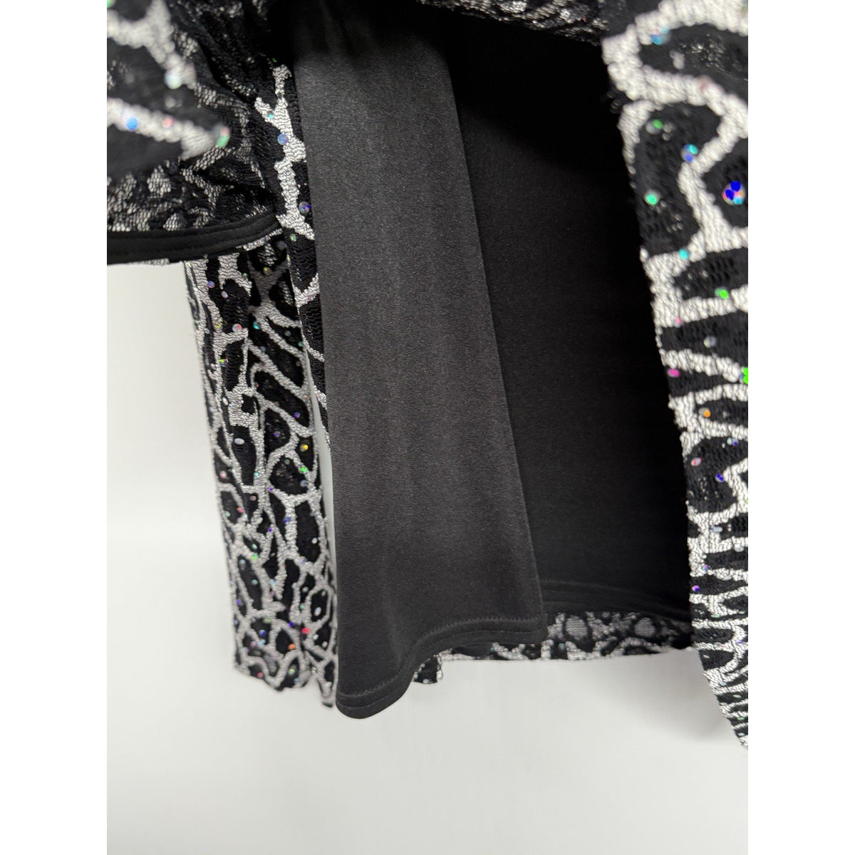 R&M Collection Sequin Open attached twinset Jacket Black/Silver Animal Print 12