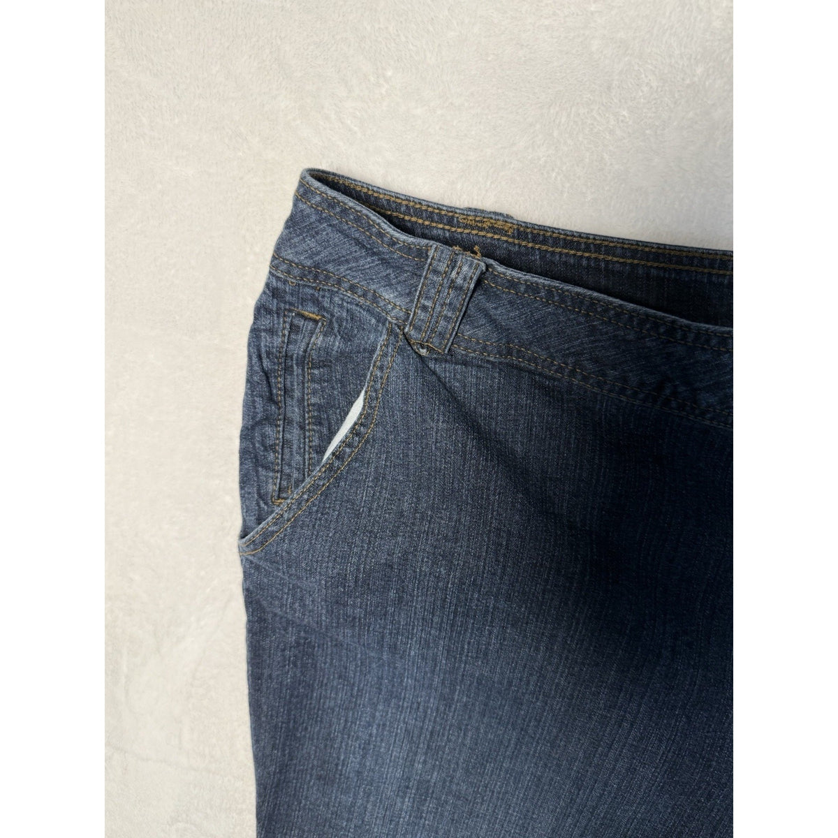 St Johns Bay Womens 24W Denim Capri Jeans Stretch Blue Mid Rise Plus Size