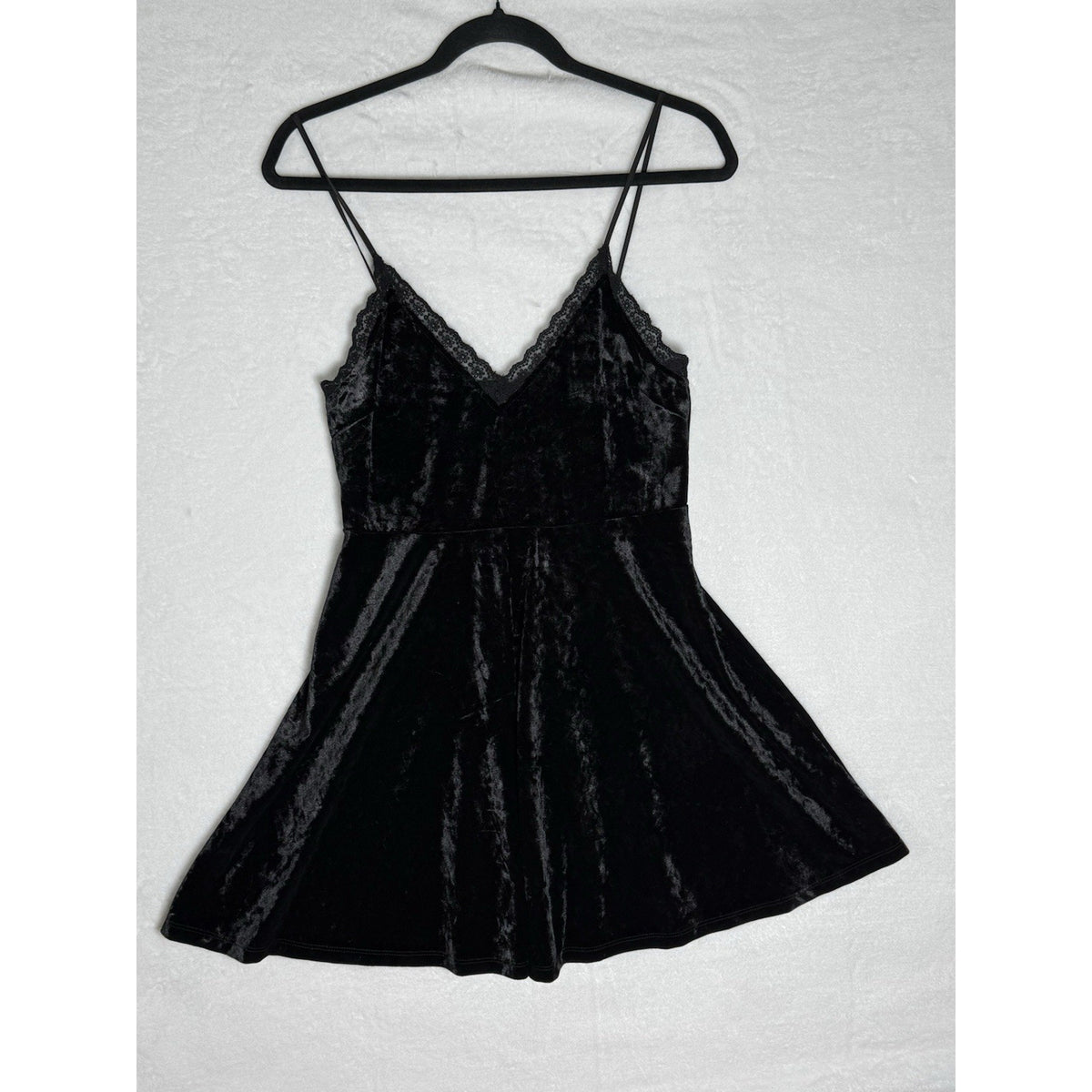 Forever 21 Black Velvet Slip Dress Lace Trim Goth Coquette Grunge Y2K L NWT