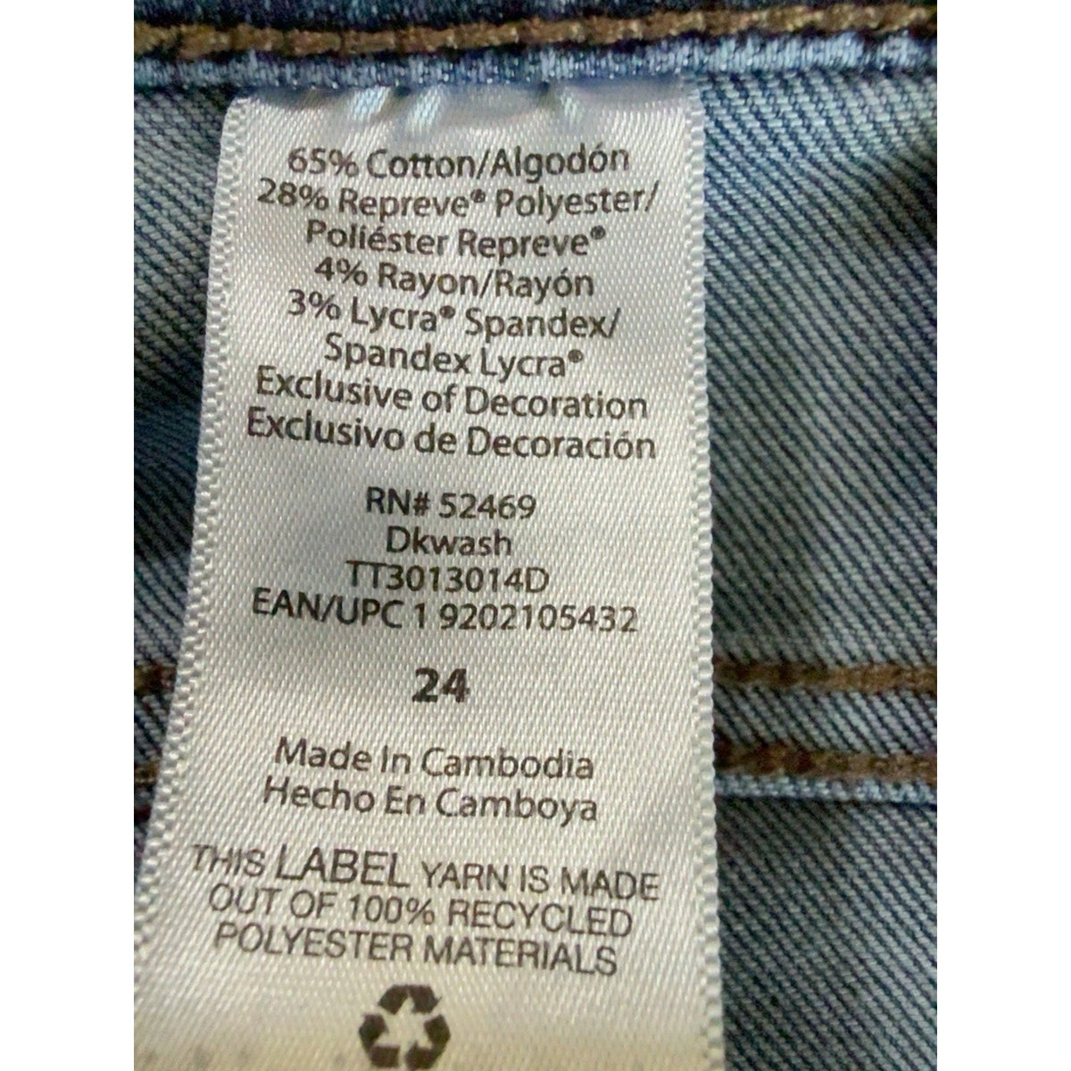 Time and Tru Women’s Blue Denim Stretch Straight Leg High Rise 5-Pocket jeans