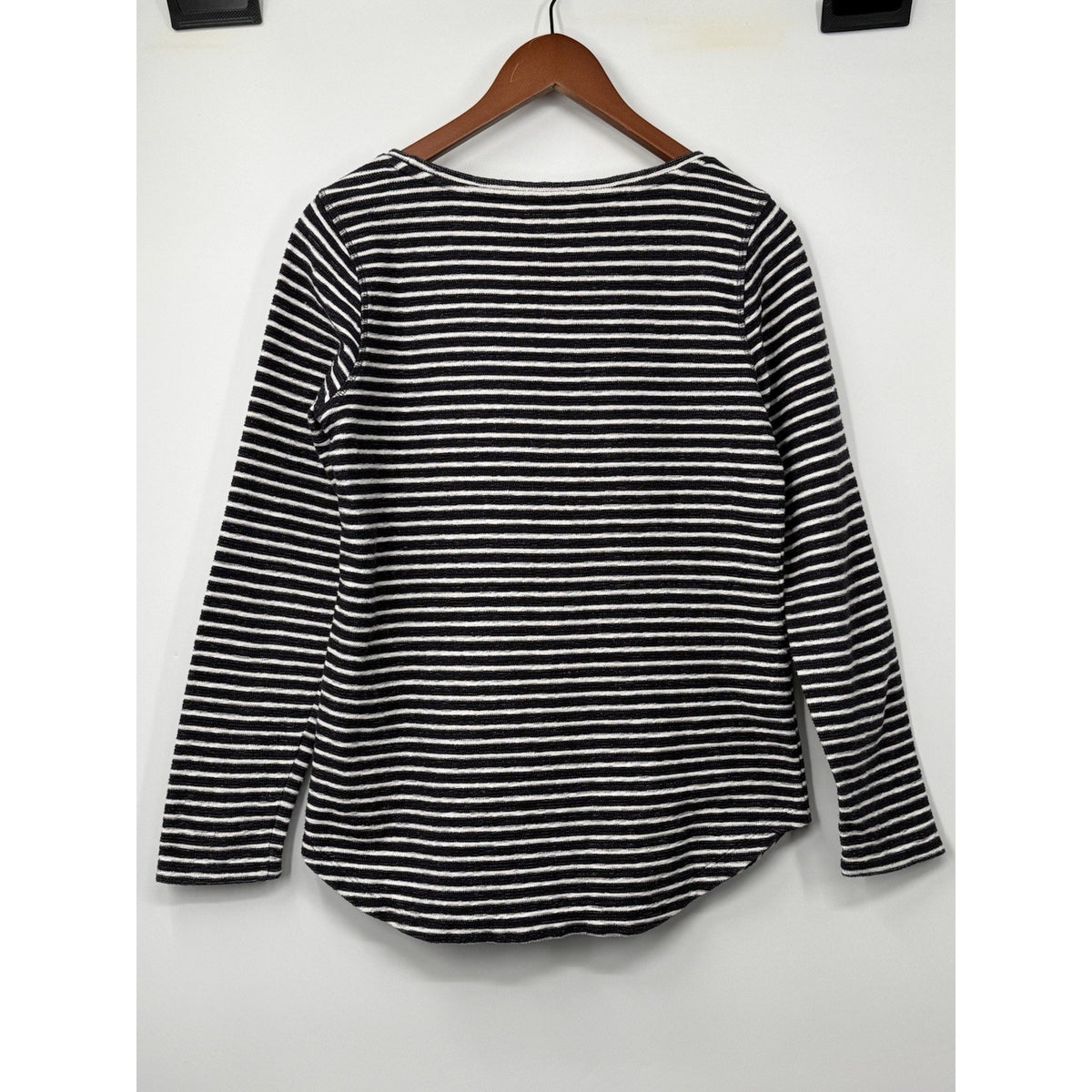 Lands’ End Black White Striped Knit Top Womens 6–8 Long Sleeve Pullover