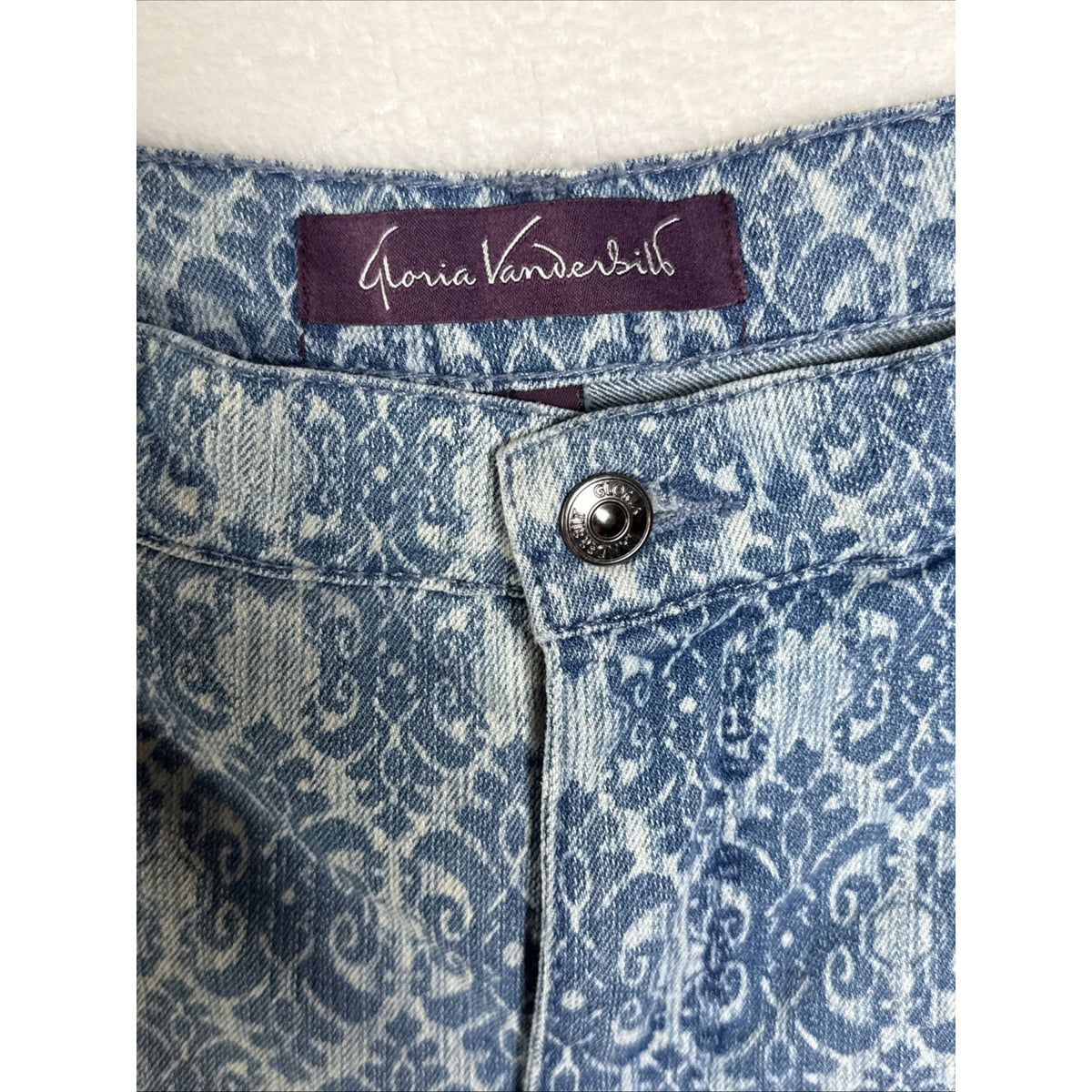 Gloria Vanderbilt Women Sz 12 Amanda High Rise Classic Blue Pasiley Denim Shorts