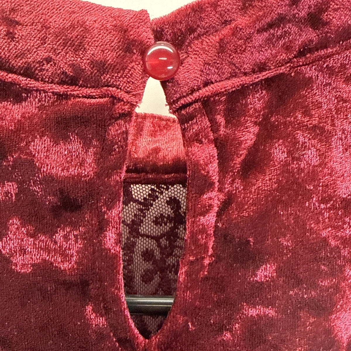 NOBO No Boundaries Mock Neck Velour Lace Top Sz M Red Sleeveless Vamp Whimsigoth
