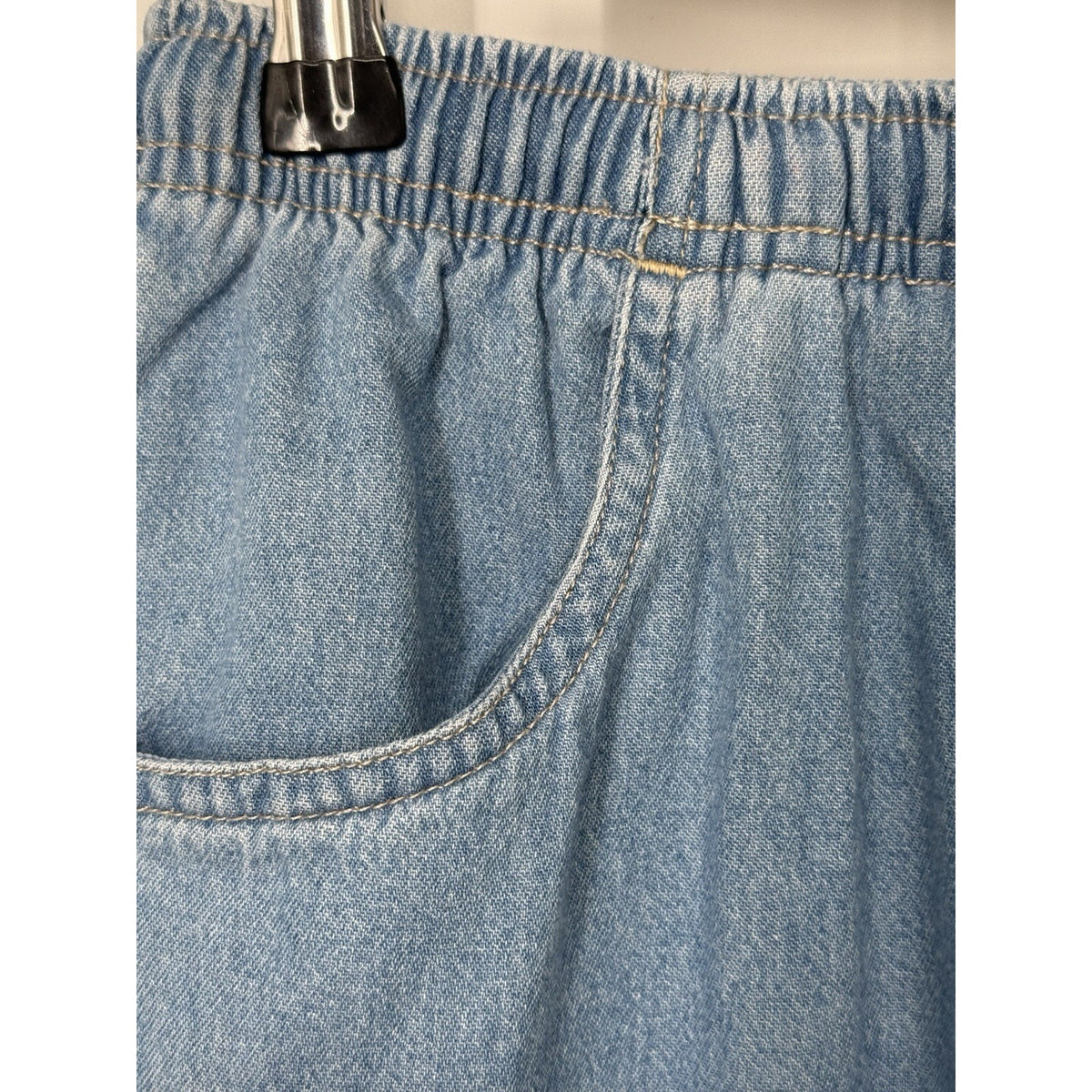 Kim Rogers Petite Medium Denim Capri Pants 100% Cotton Pull On Elastic Waist