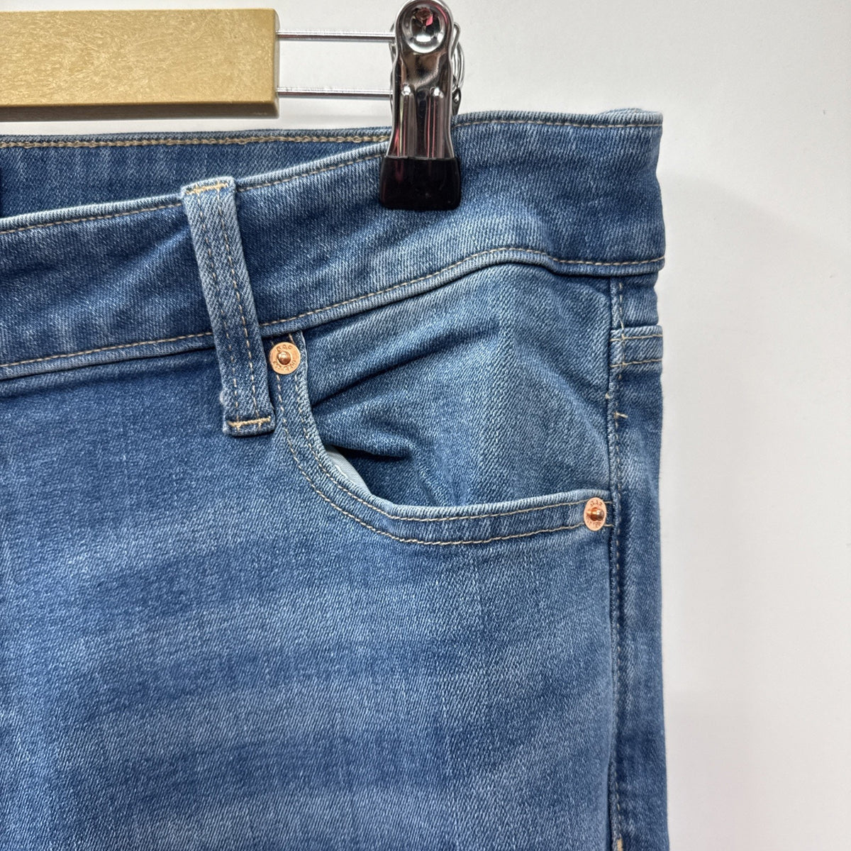 GAP Women Classic Straight Mid Rise Blue Jeans Size 33 | 16R