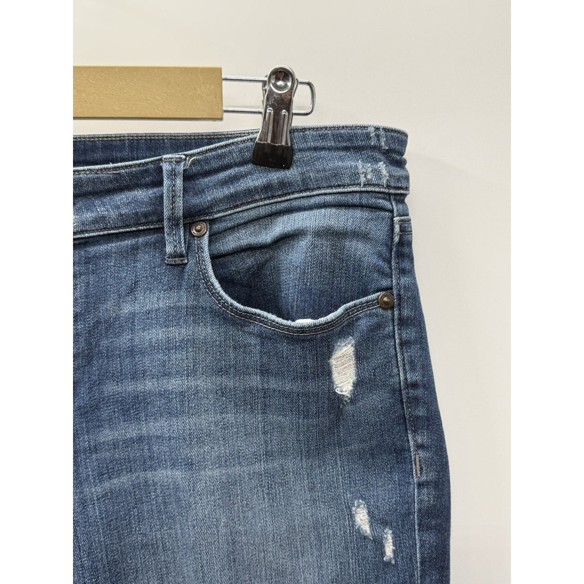 Ann Taylor LOFT Distressed Straight Leg Jeans Women Medium Wash Stretch