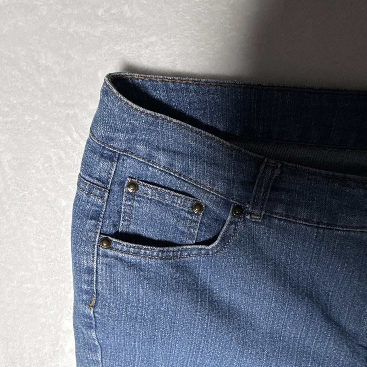 JMS Women’s 18W Blue Stretch Denim Capri Pants Pockets Mid Rise 18 Inseam