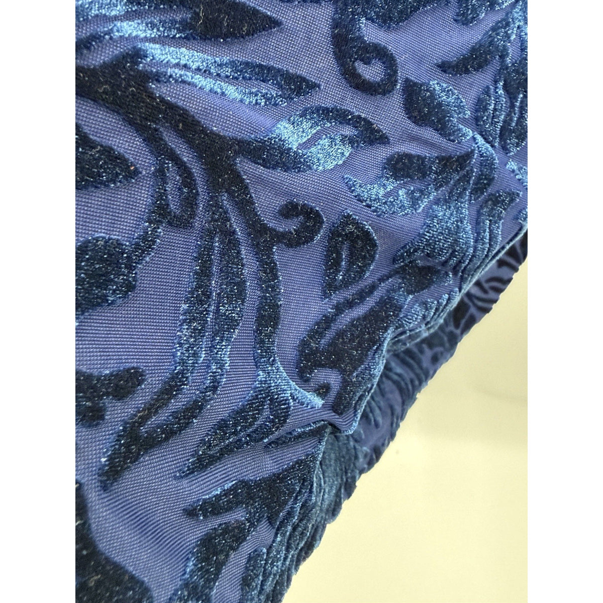 Jaclyn Smith Women’s Extra Large Blue Burnout Velvet Floral Top Long Sleeve
