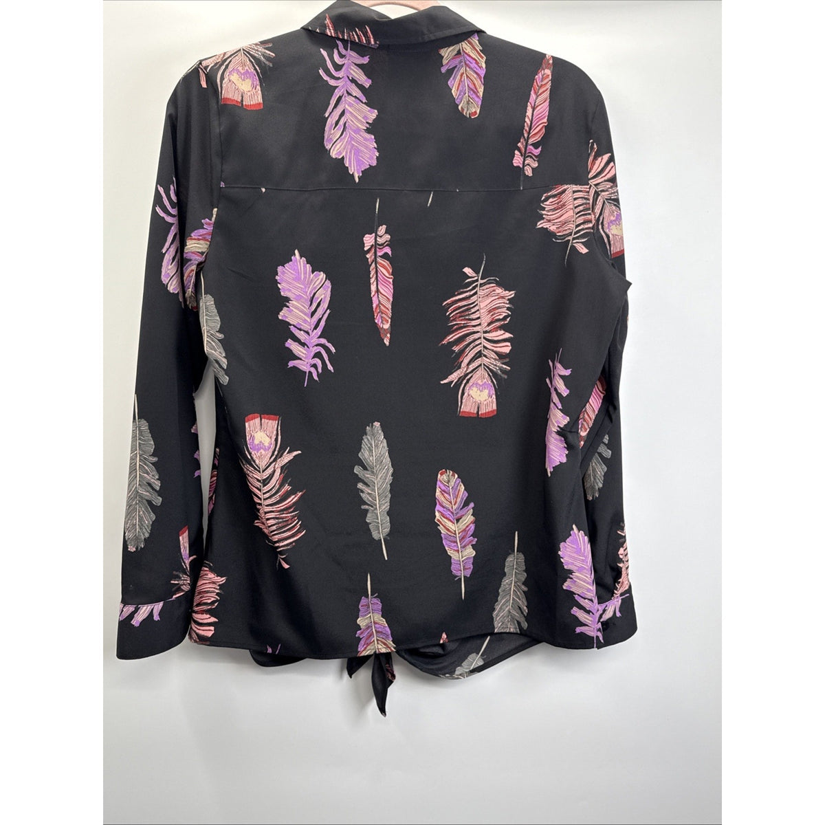 Jaclyn Smith Size Medium Black Feather Top Tie Front Long Sleeve V-Neck Collar