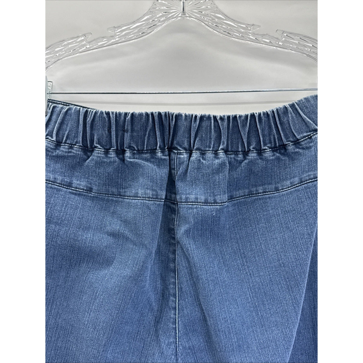 Basic Editions Womens Denim Pull On Capri Pants Sz10 Blue High Waist Relaxed Fit