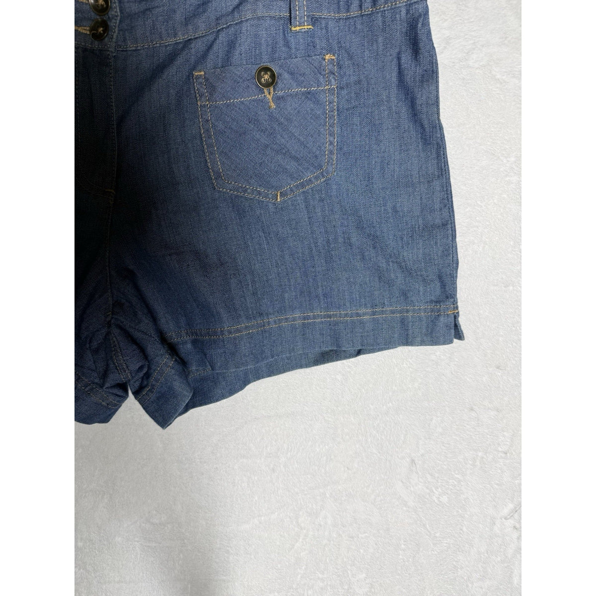 New York & Company Denim Shorts Women’s Size 14 Blue Double Button Cotton