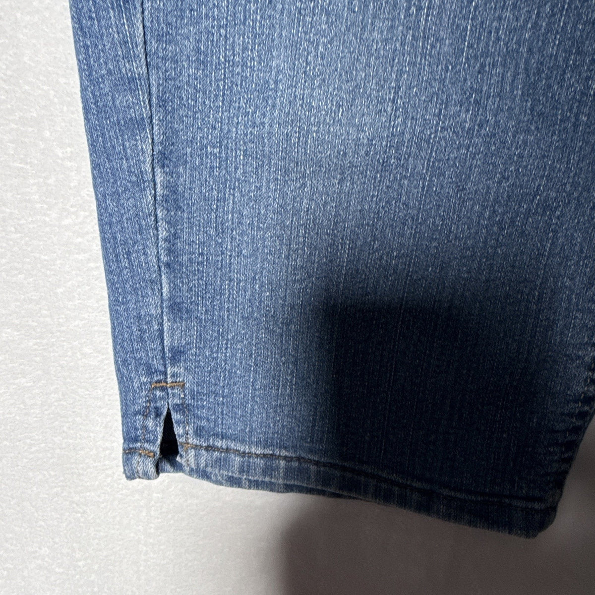JMS Women’s 18W Blue Stretch Denim Capri Pants Pockets Mid Rise 18 Inseam