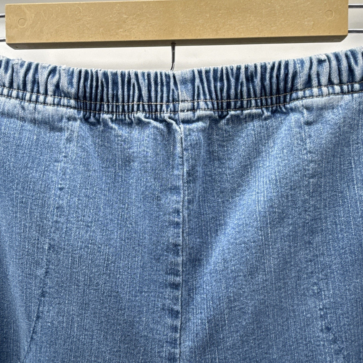 croft &barrow Jeans Women Pull On Elastic Waist Size 1X Short Pants Pockets