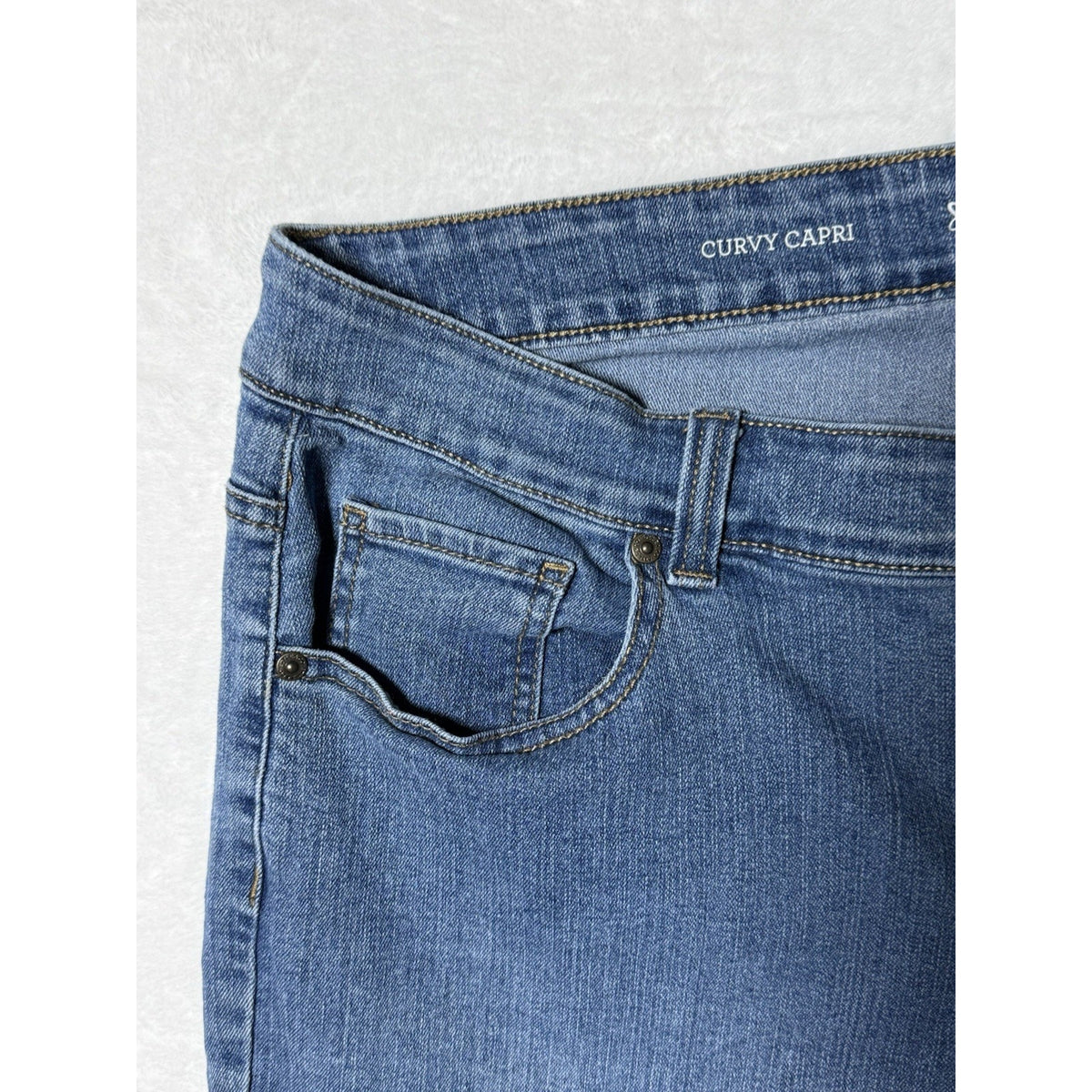 Style & Co. Women’s Curvy Capri Jeans 14 Blue Medium Wash Denim Stretch Pockets