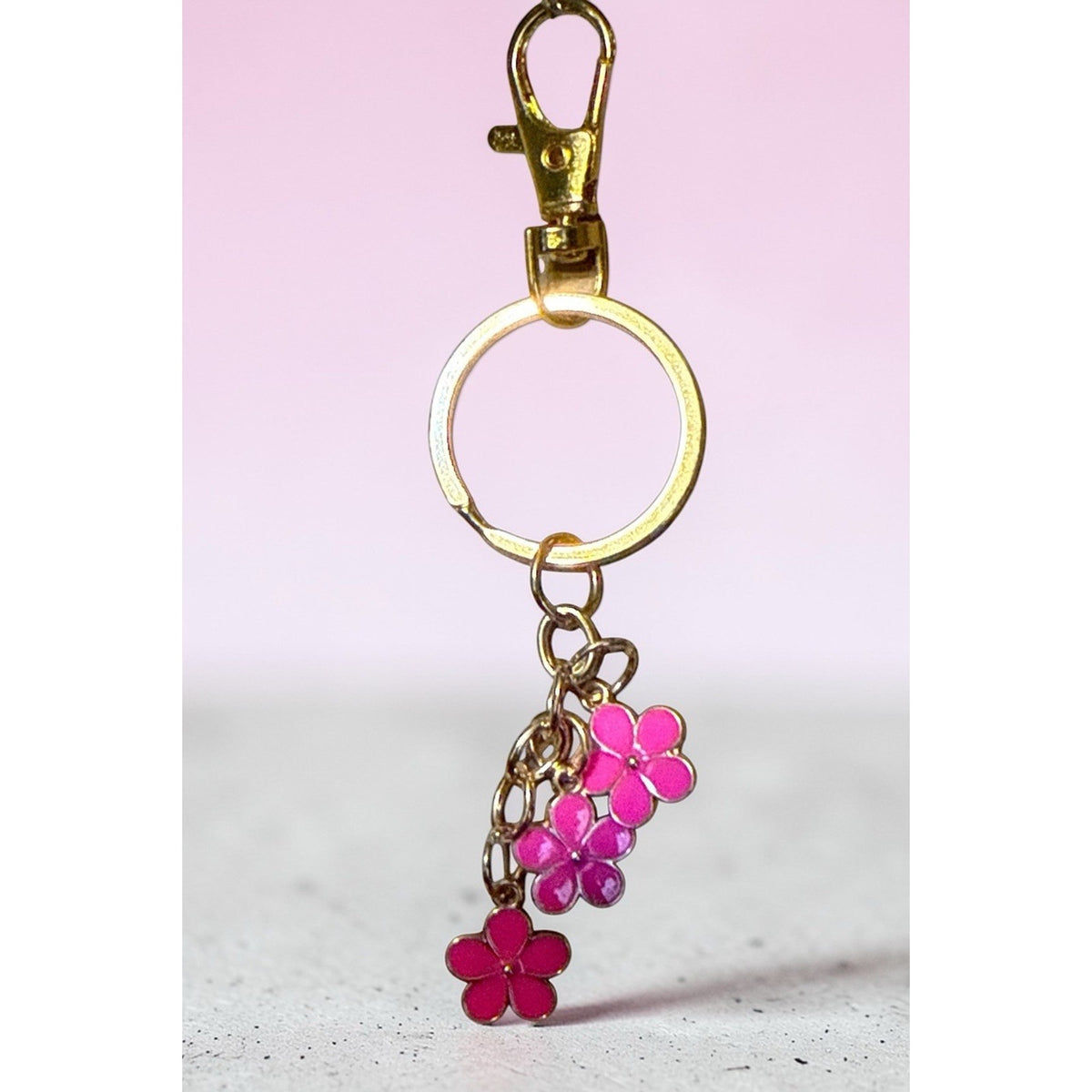 Hot Pink Daisy Flower Keychain Gold Tone Floral Charm Purse Bag Key Ring