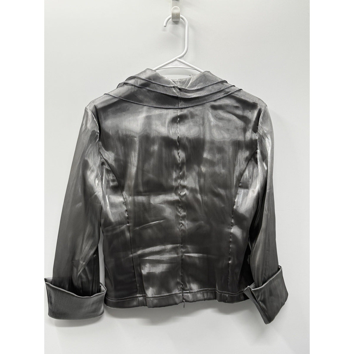 Cachet Silver Metallic Pleated Jacket Blazer Size 8 Dressy Evening Career