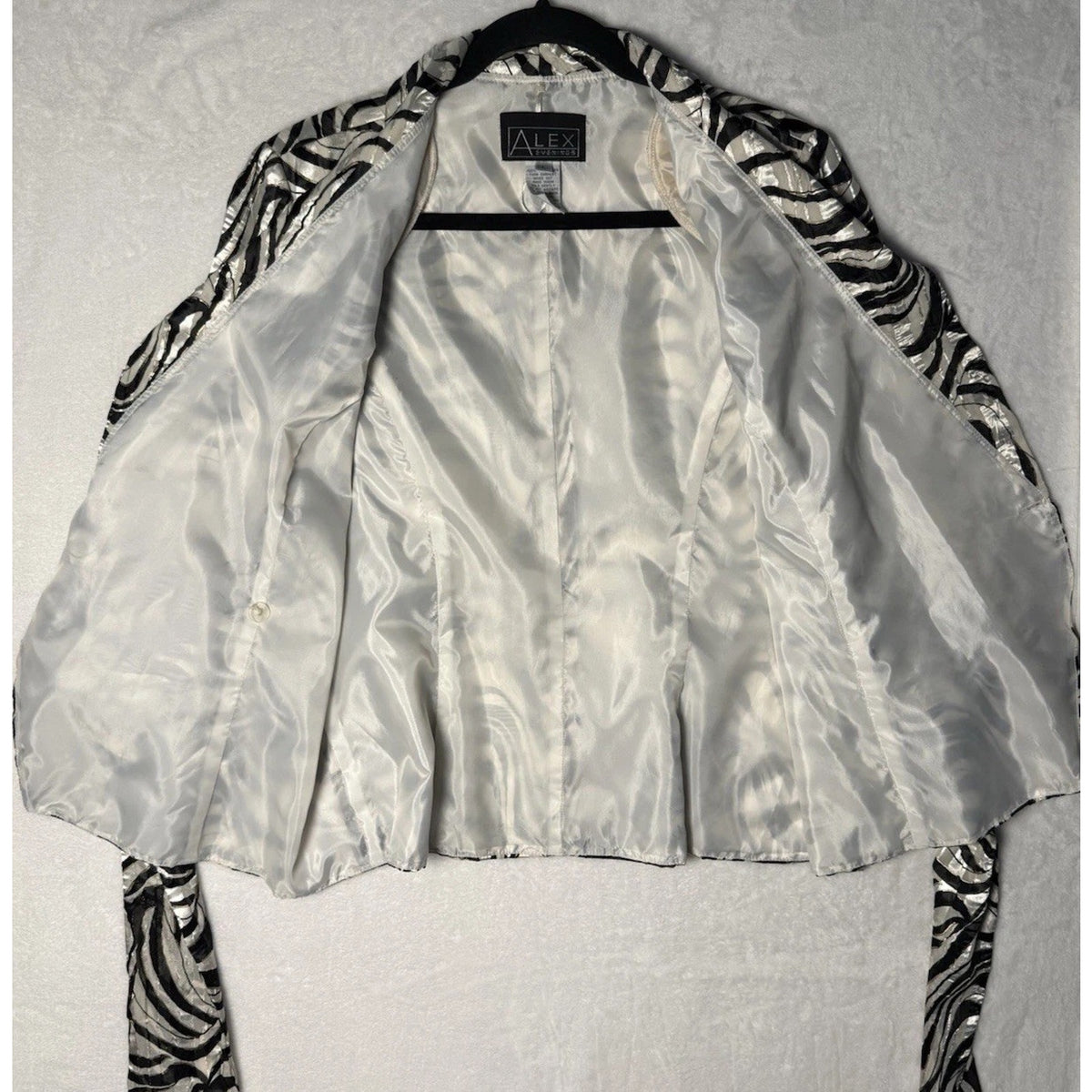 Alex Evenings Women’s L Black Ivory Abstract Tie Belt Lined 3/4 Sleeve Jacket