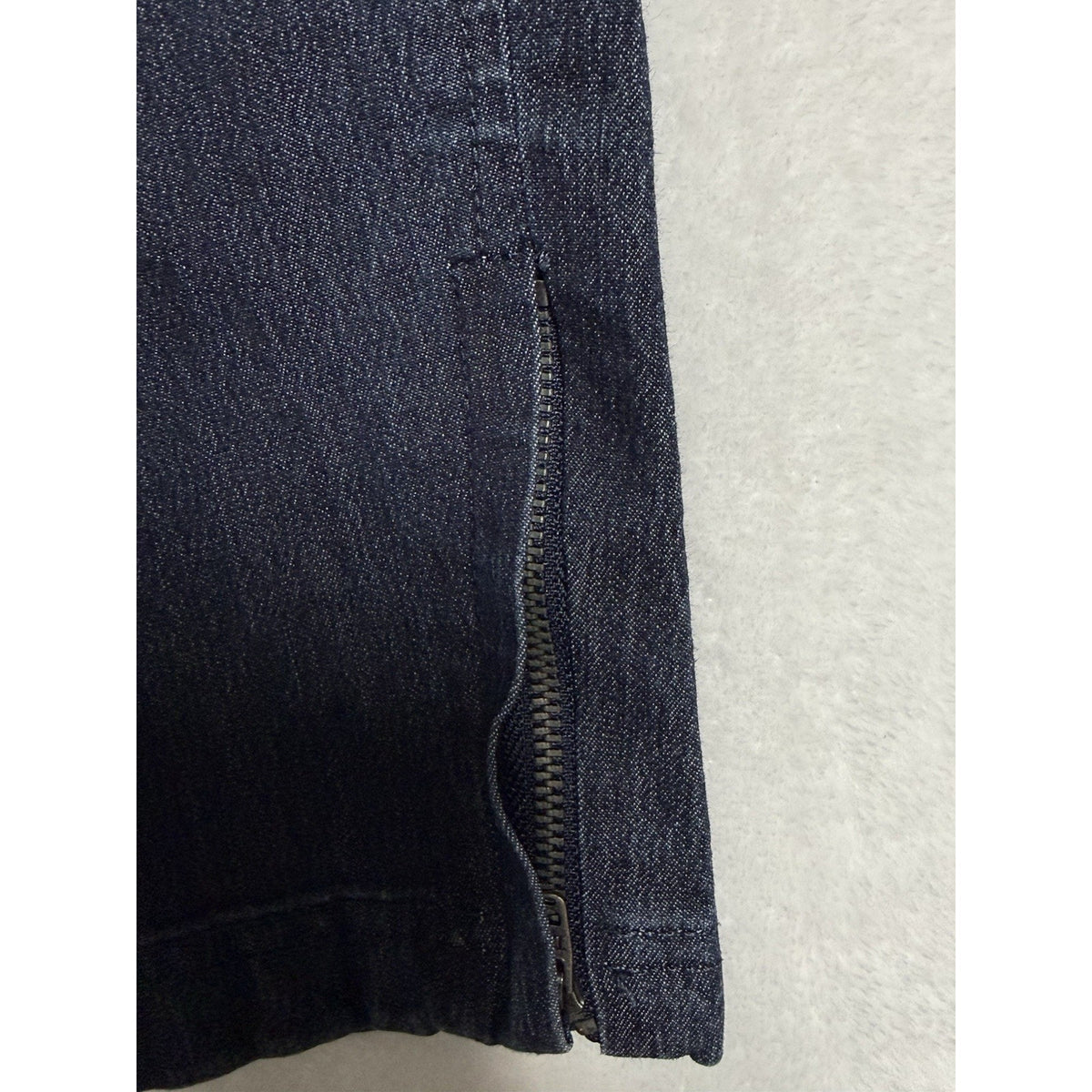 Riders by Lee Women’s 18M Dark Wash Stretch Denim Capri Pants Zip Hem Pockets