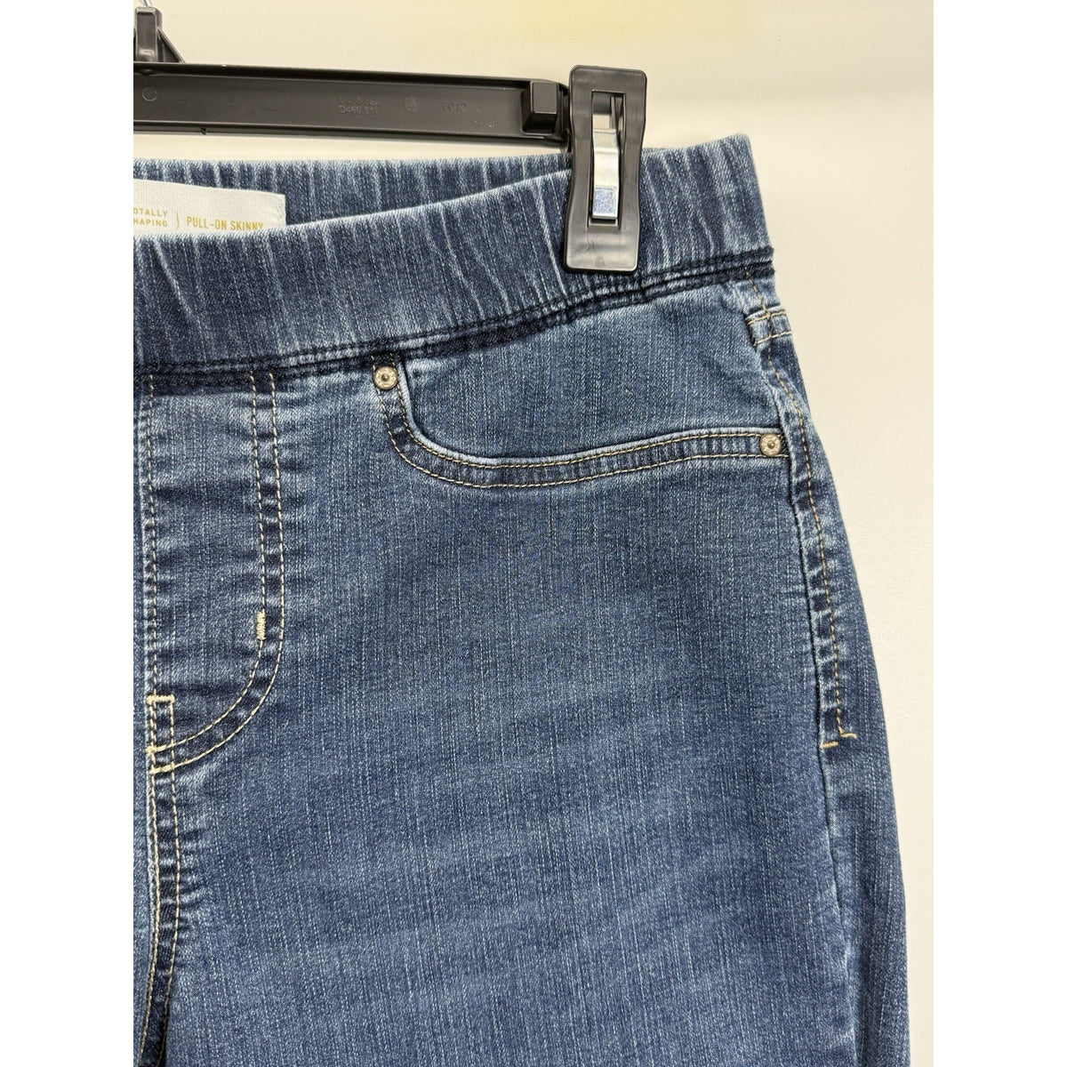Signature Levi Jeans 10L (30X32) Pull On Skinny Totally Shaping Gold Label