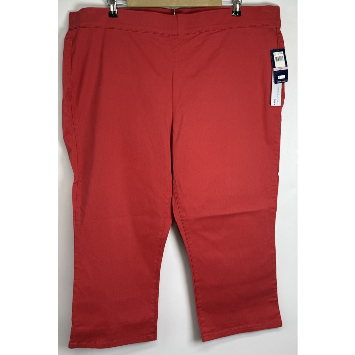 Bandolino Red Pull On Capri Pants Women’s Size 22W Stretch Mid Rise