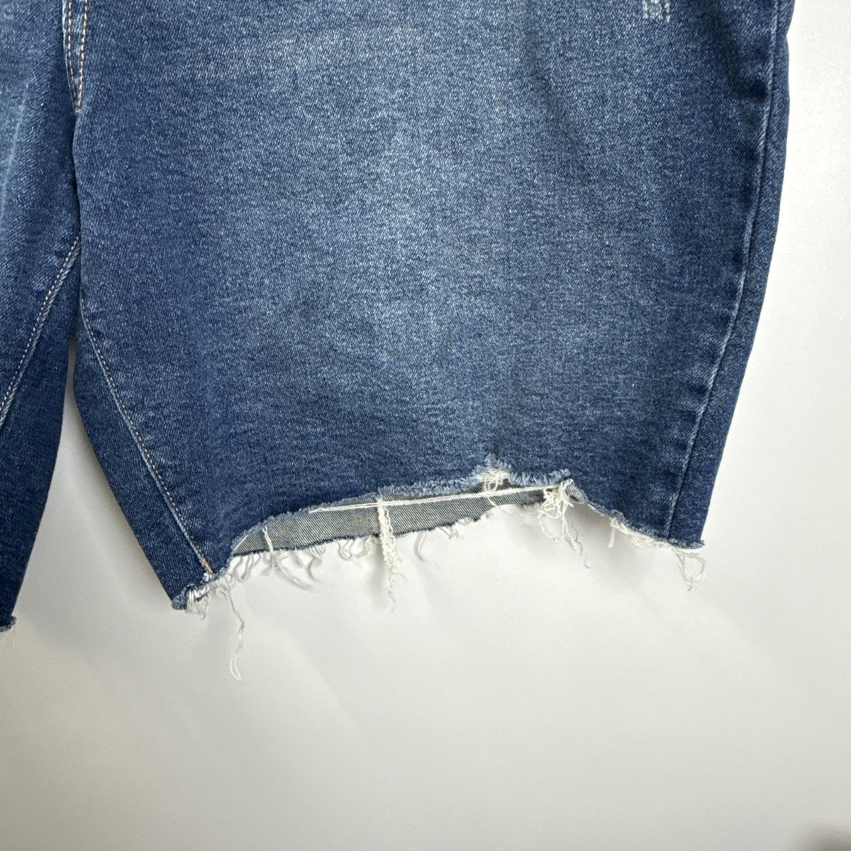 Terra & Sky Womens Plus Size 24W Distressed Denim Shorts With destructed Hem