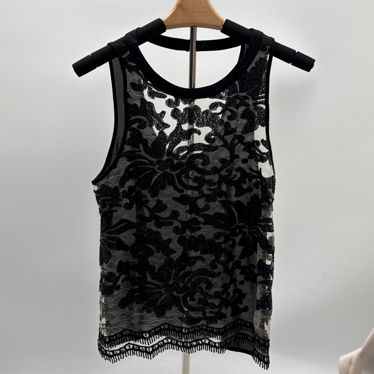Astr women's black sheer lace floral sequin Sleeveless Top Evening Sz XSmall