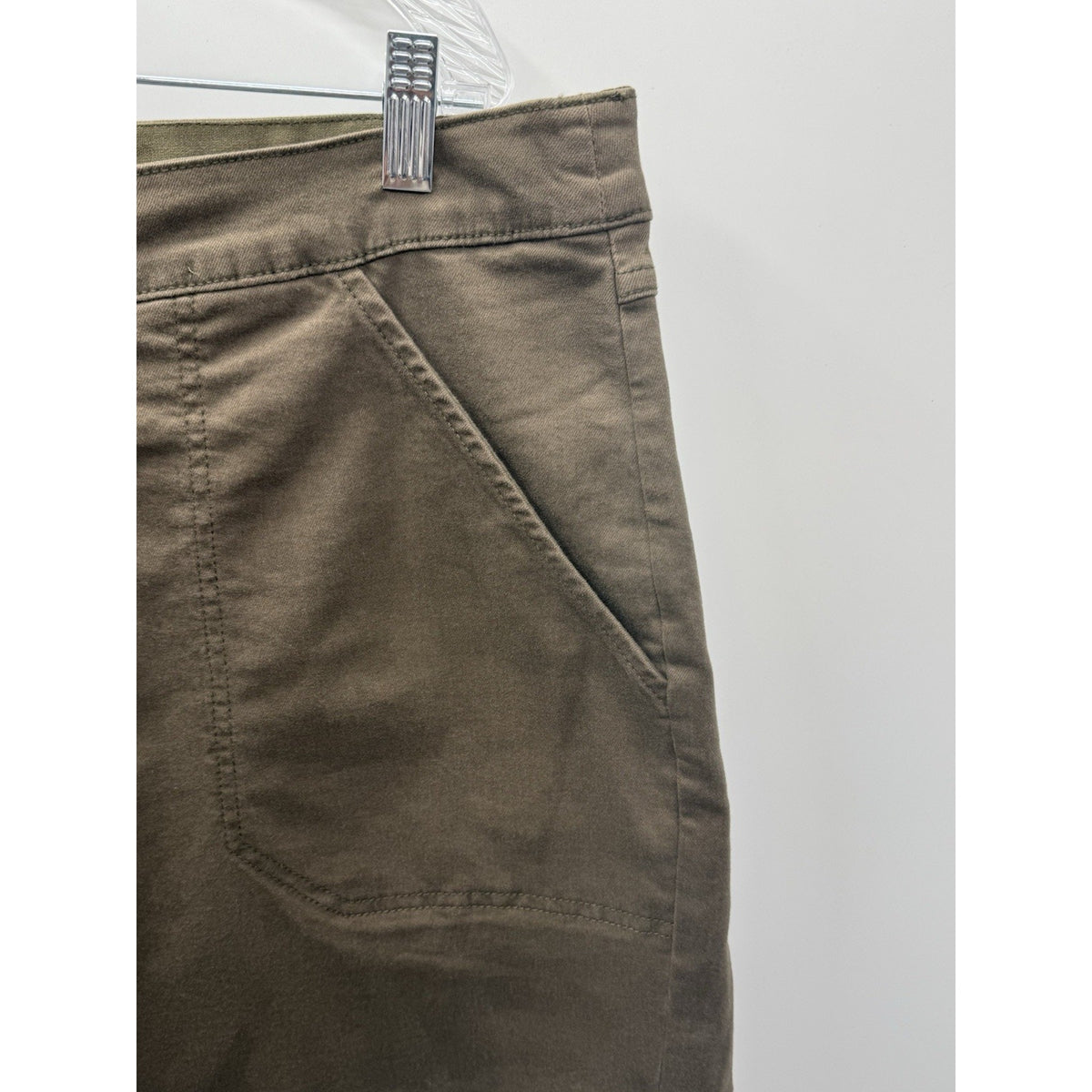 Nautica Jeans Womens XXL Olive Green Pull On Stretch Shorts Cotton Blend Pockets