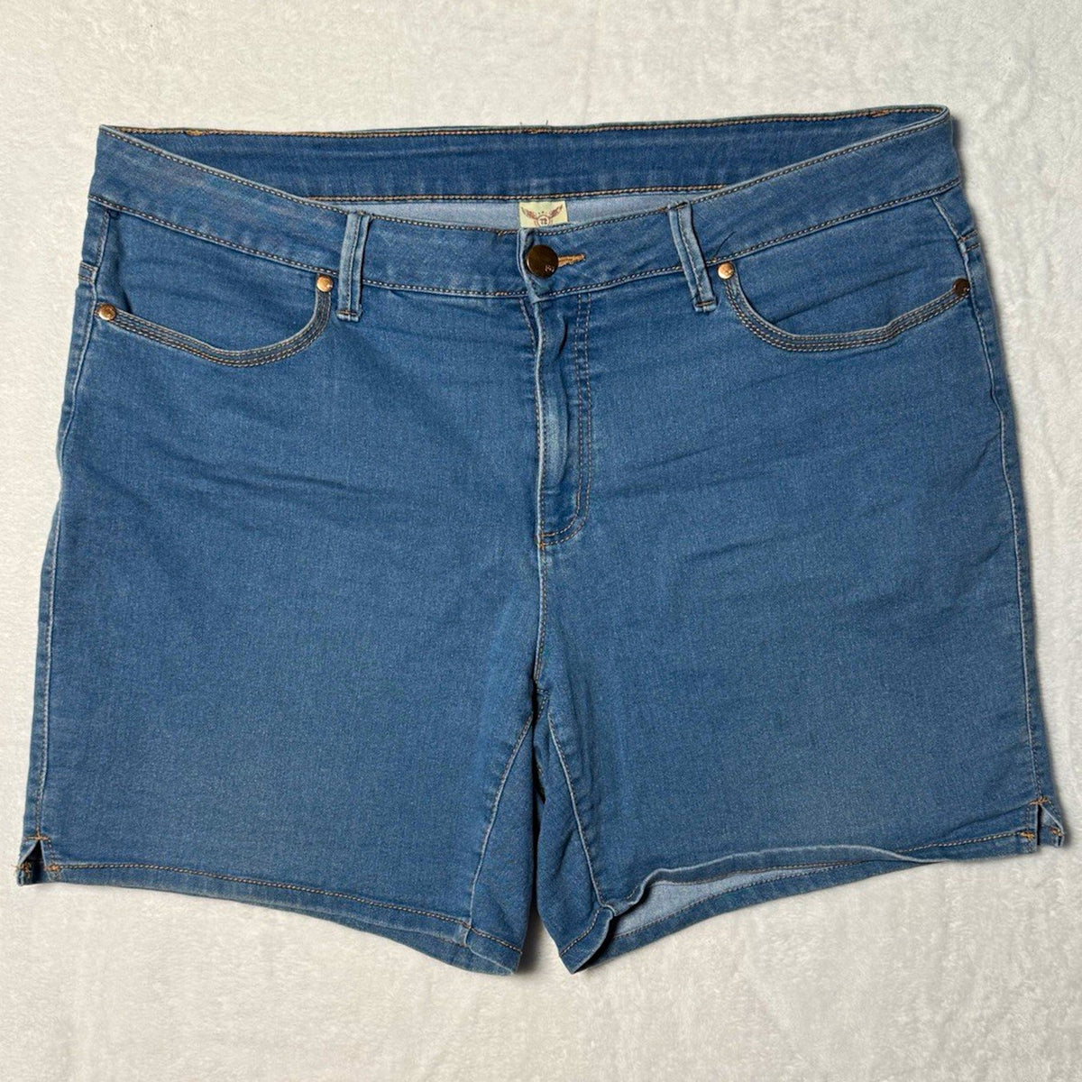 Faded Glory Womens Plus 18W Blue Denim Bermuda Shorts High Rise Stretch 7"