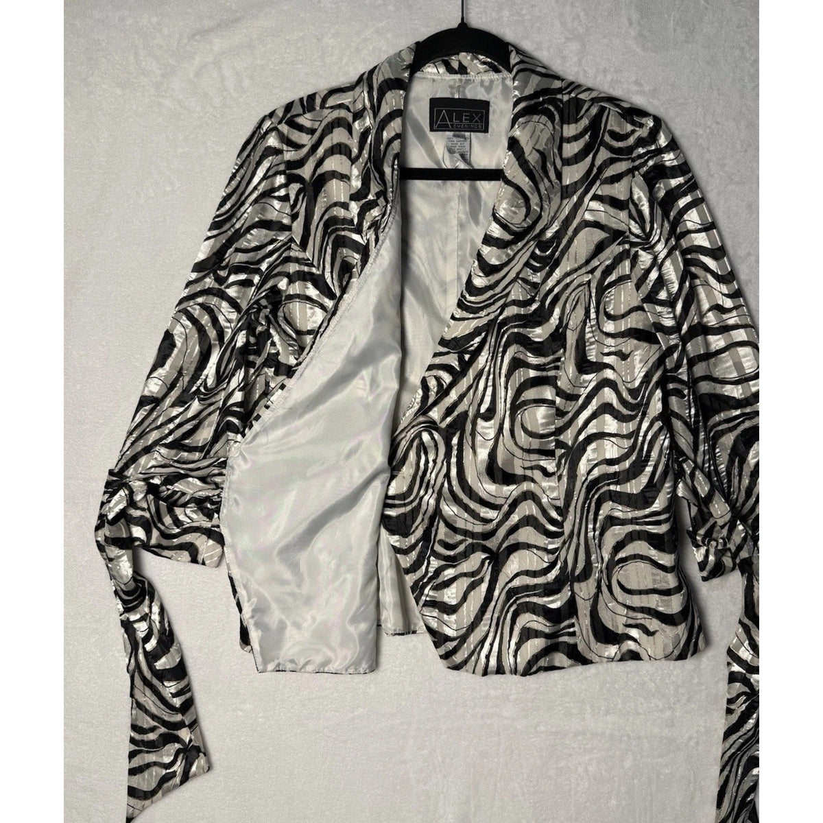 Alex Evenings Women’s L Black Ivory Abstract Tie Belt Lined 3/4 Sleeve Jacket