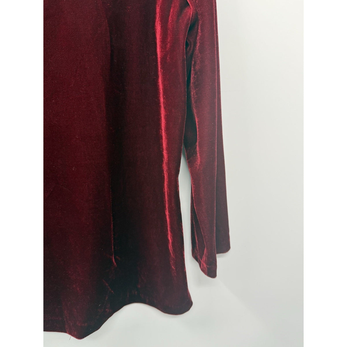 Briggs Petite M Burgundy Velvet Top Medium Long Sleeve Stretch Holiday Velour