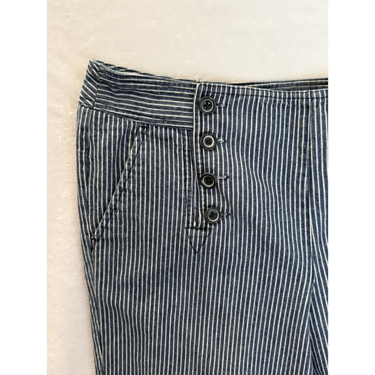Larry Levine Womens 12 Capri Pants Blue White Stripe Cotton Button Front Cropped