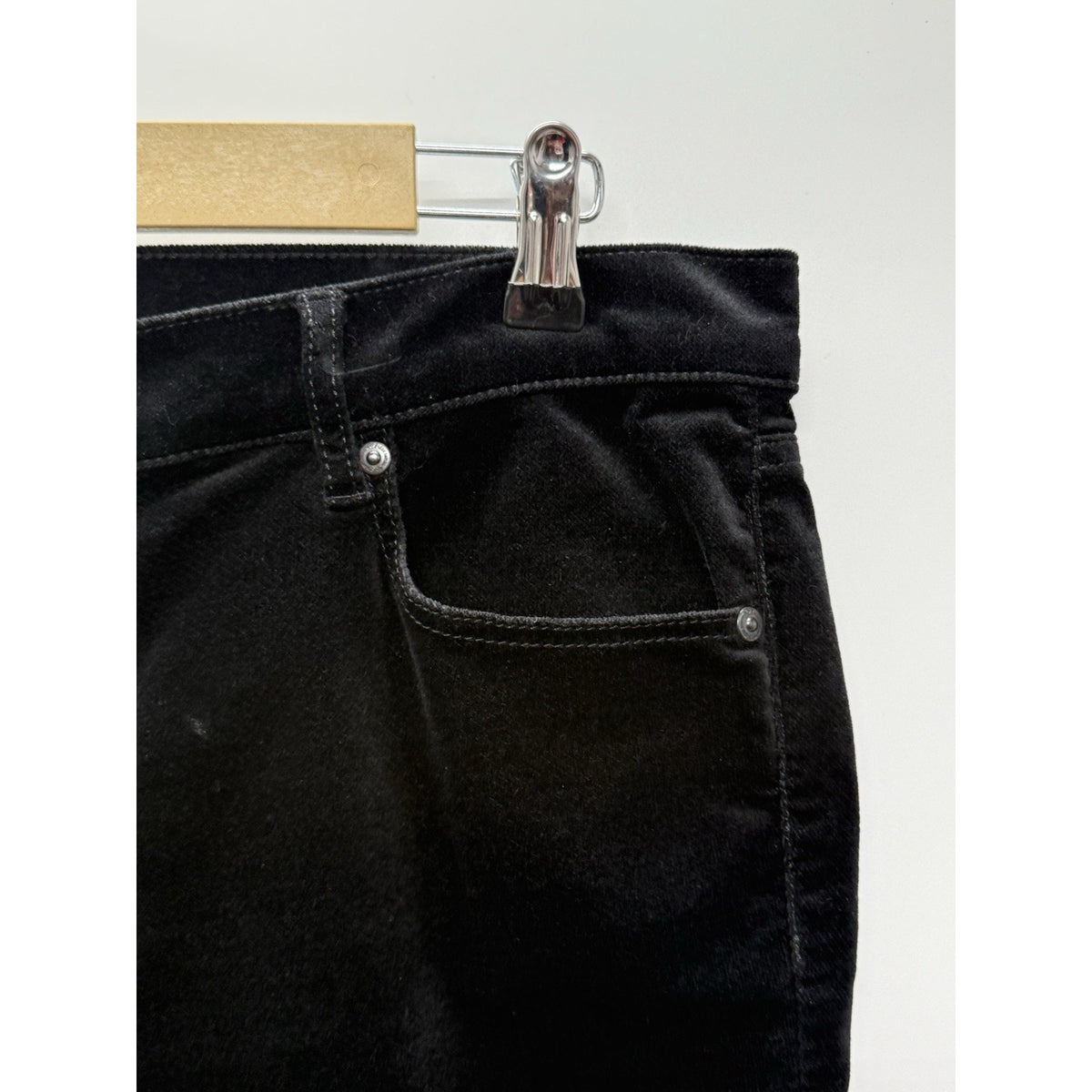 Ann Taylor LOFT Black Faux Velvet Flare Crop Jeans Women’s Size 31/12 Stretch