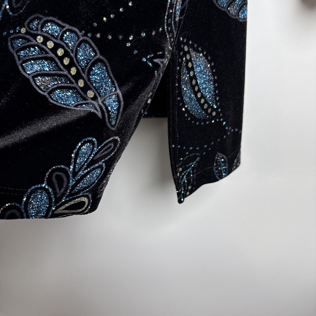 Notations Black Velvet Floral Glitter Top 1X Blue Shimmer Stretch Whimsigoth