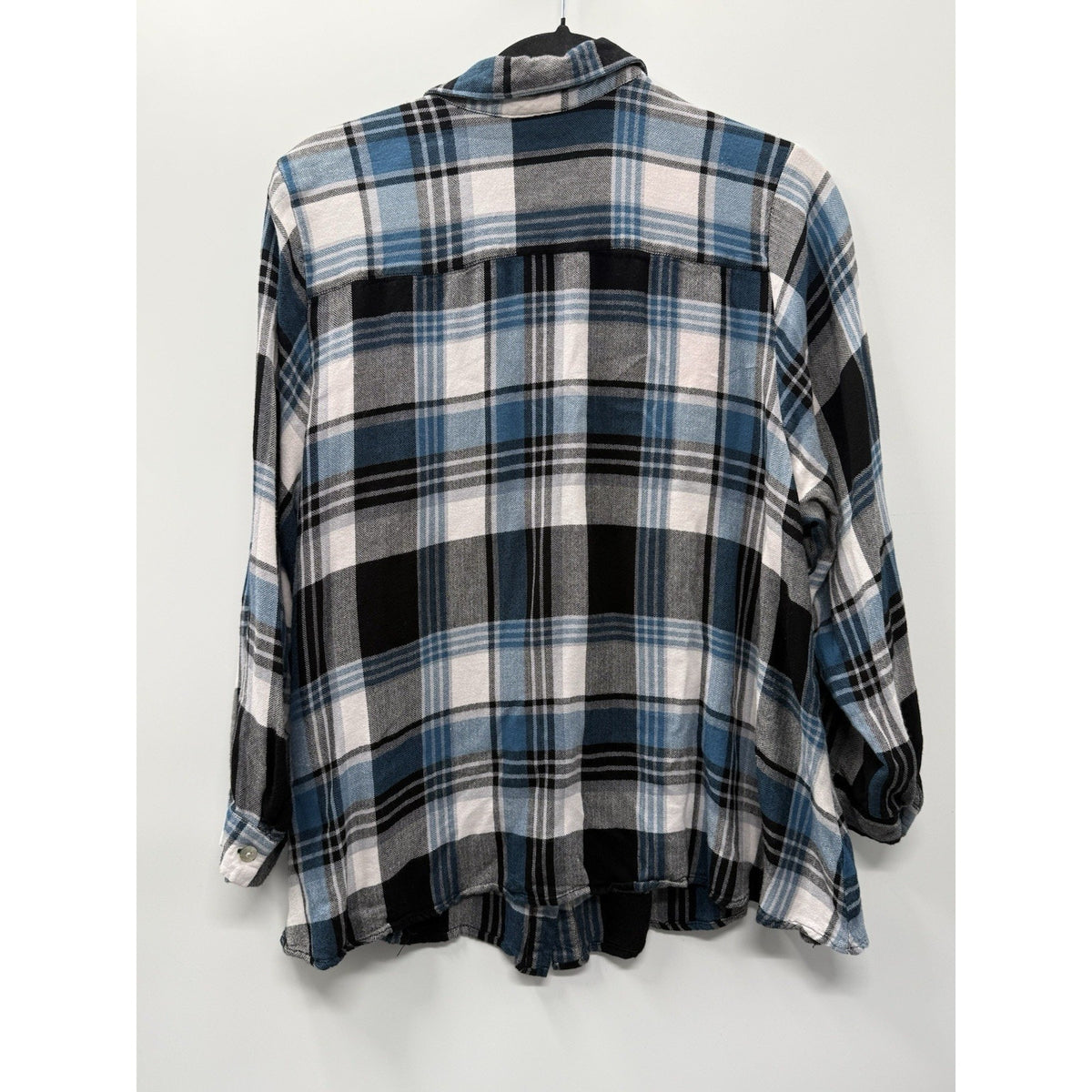 Avenue Shirt Women’s Black,White,Blue Long Sleeve Button Up Plaid Size 18/20
