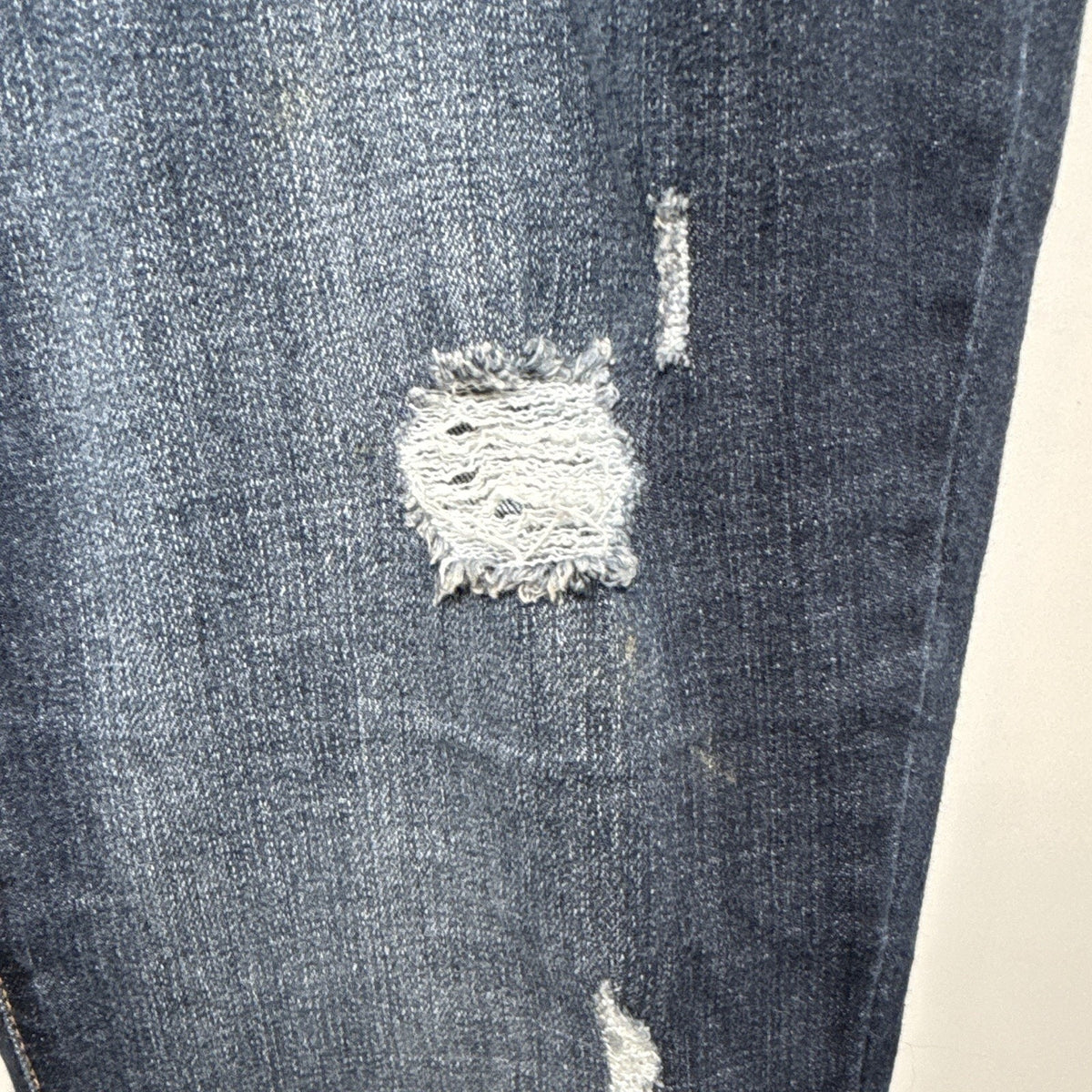Time and Tru Women’s Size 16 Mid Rise Dark Wash Distressed Cuffed Capri Jeans