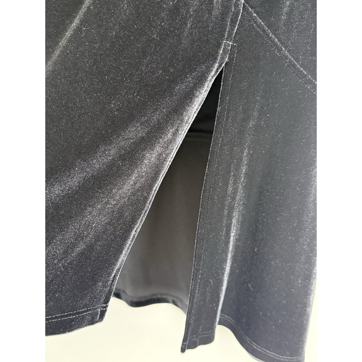Avenue Black Velvet Midi Skirt 14/16 High Low Hem Stretch Pull On Minimal